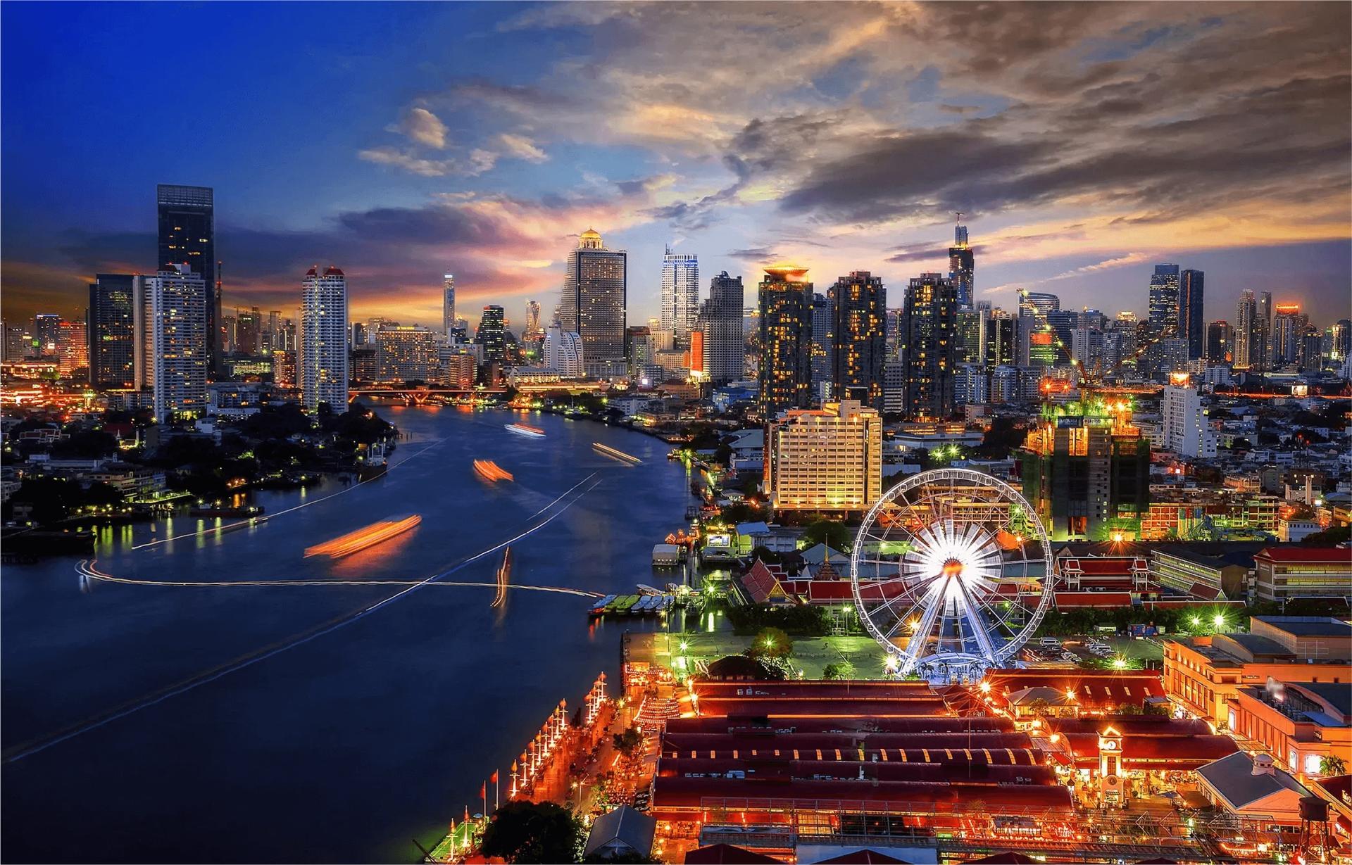 Asiatique Sky Ferris Wheel in Bangkok - Thumbnail 3