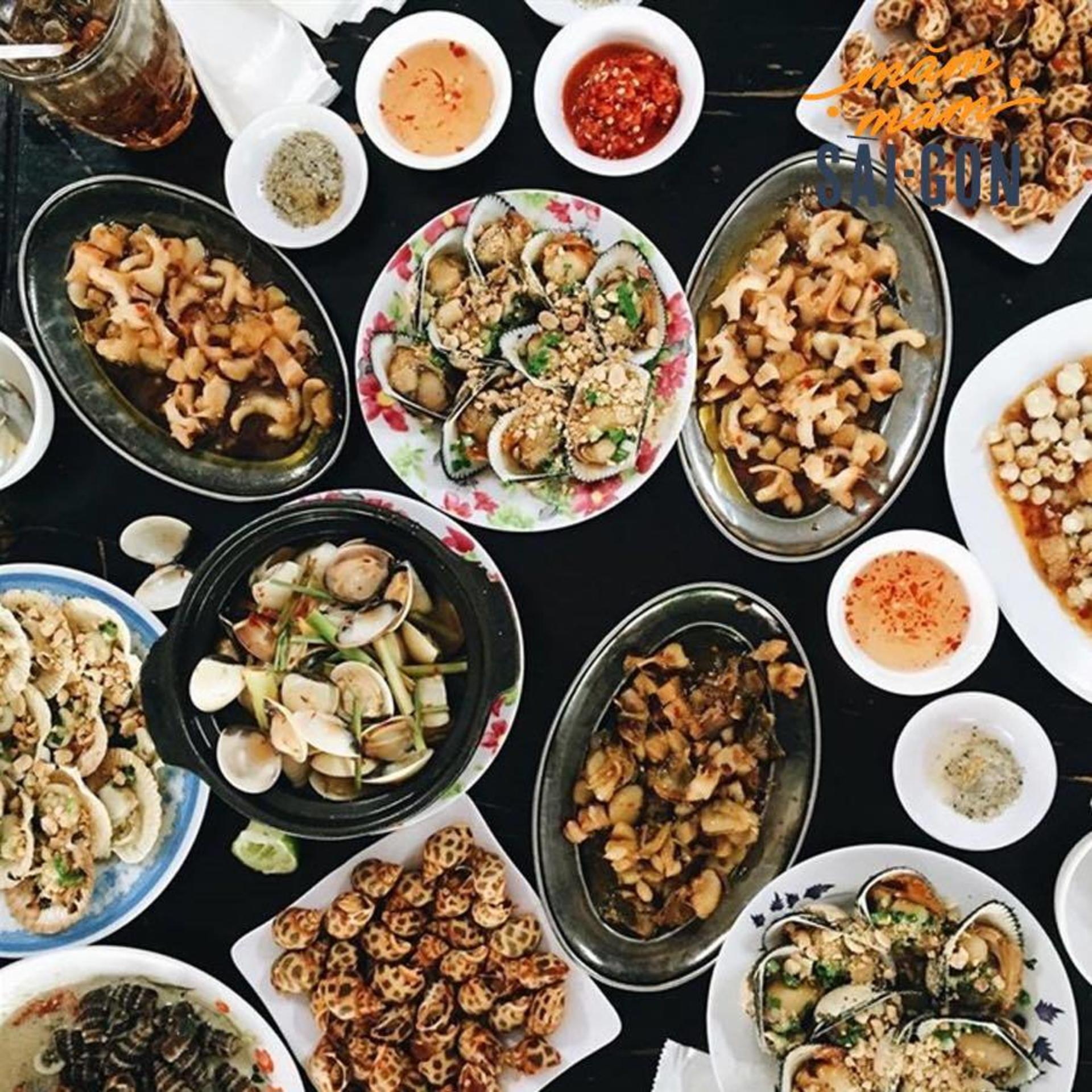 Premium Street Food Tour & Sightseeing on Scooter Ho Chi Minh City - Thumbnail 18