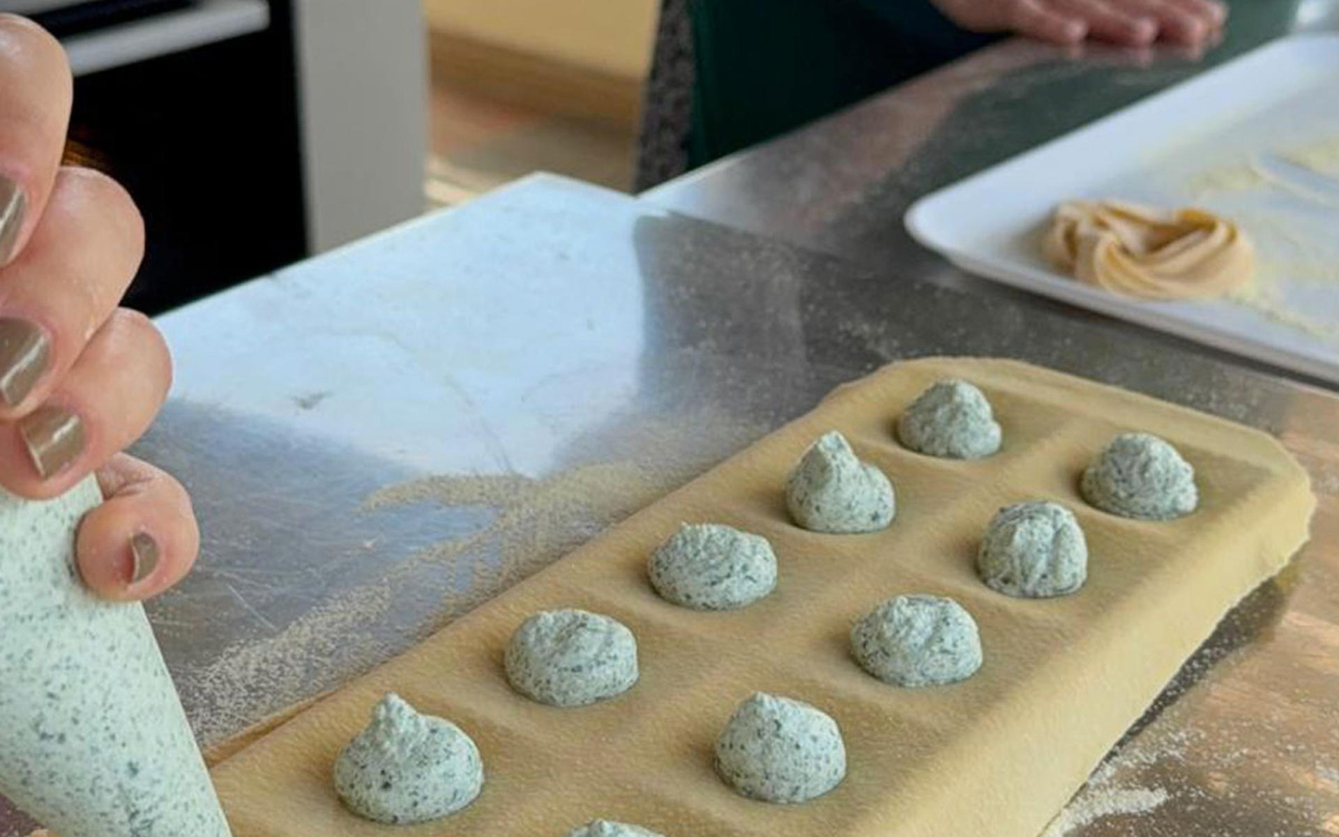 Traditional Italian Cooking Class with Fresh Pasta Making in Pompeii - Thumbnail 9