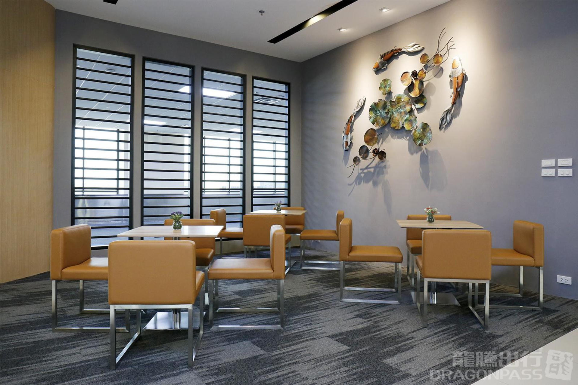 Don Mueang International Airport Lounge Service - Thumbnail 4