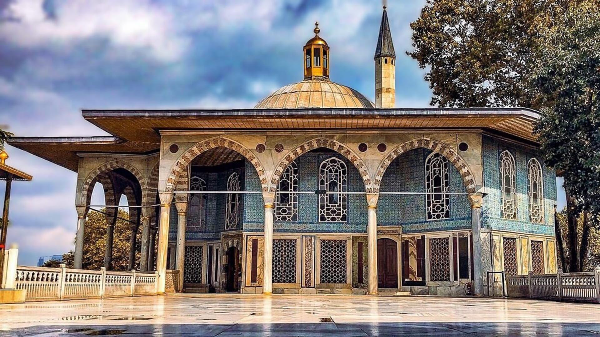 4 Days Istanbul and Cappadocia Tour w/cave hotel+optional balloon - Thumbnail 5