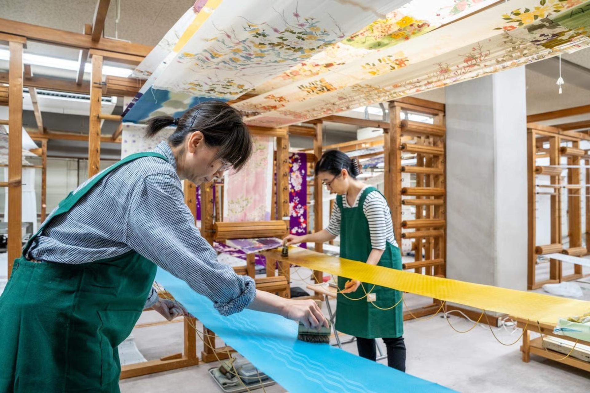 Kyoto Fushimi: Artisan-Led Hand-Painted Kyo-Yuzen Workshop - Thumbnail 6