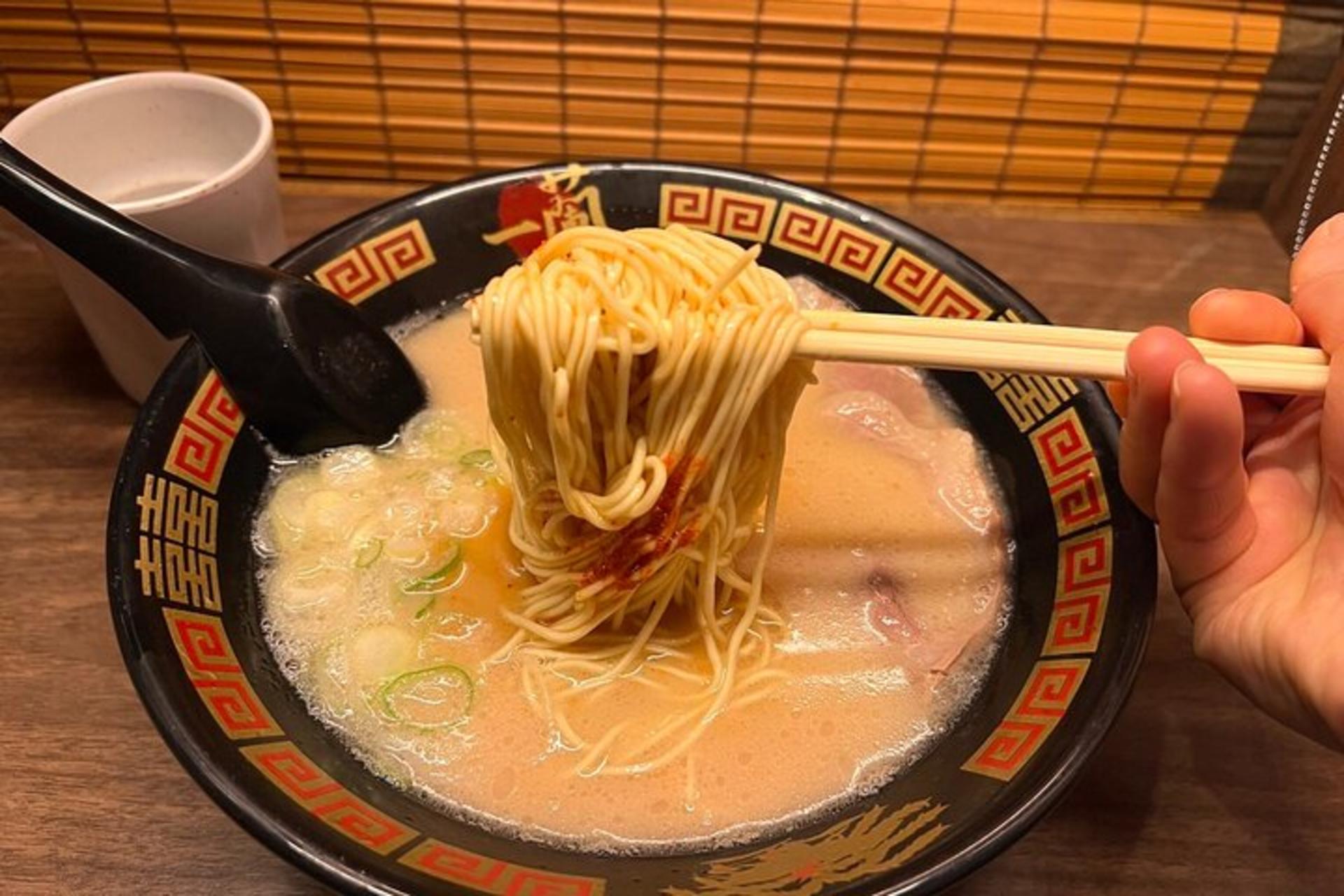 Tokyo: Japanese anime stores with ramen lunch in Shibuya - Thumbnail 9