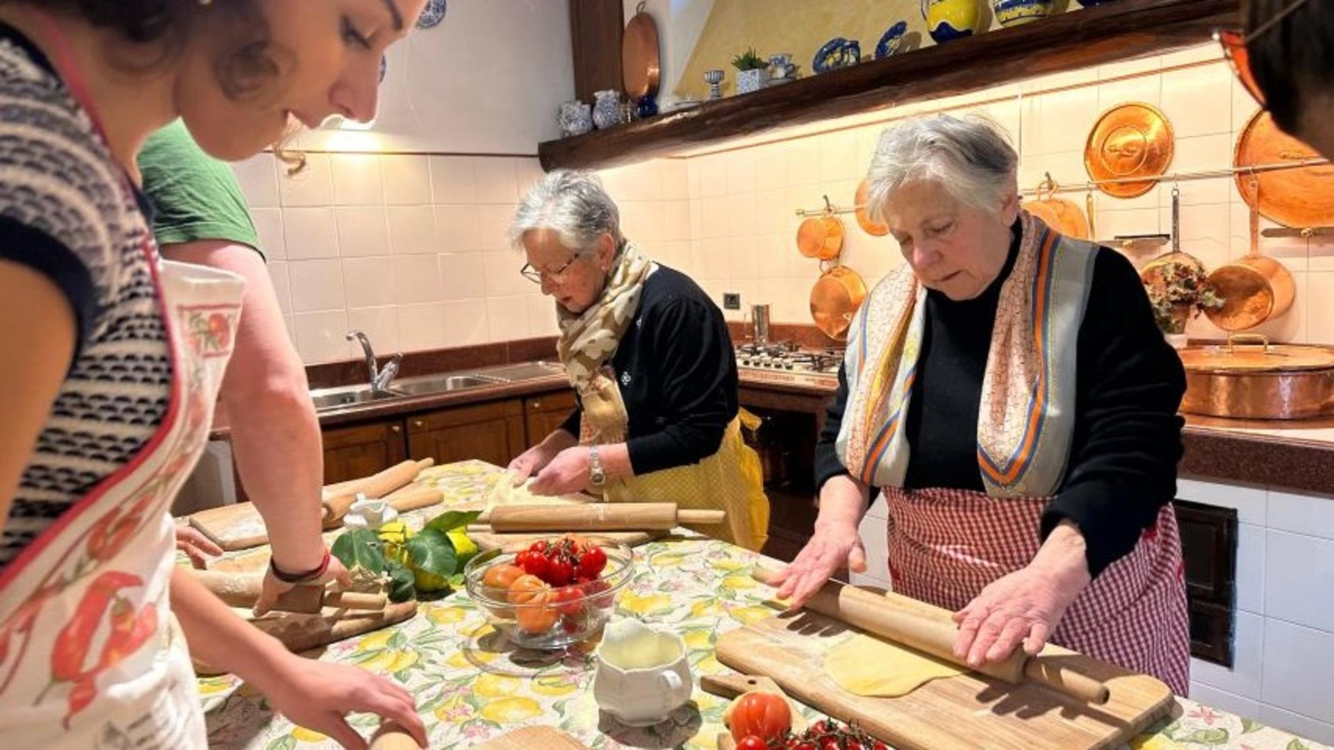 Pasta and tiramisu cooking class in Positano - Thumbnail 2