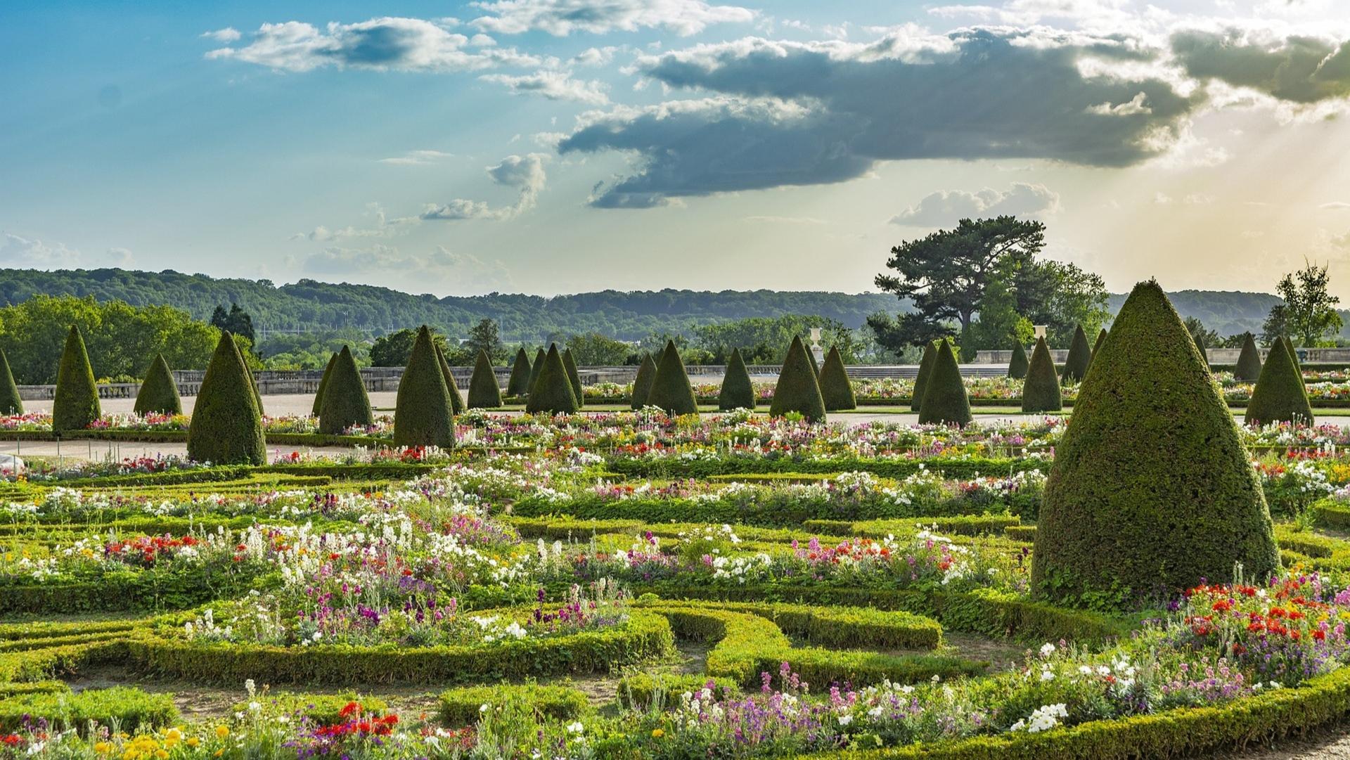Versailles Historic Palace and Gardens Guided Tour - Thumbnail 12