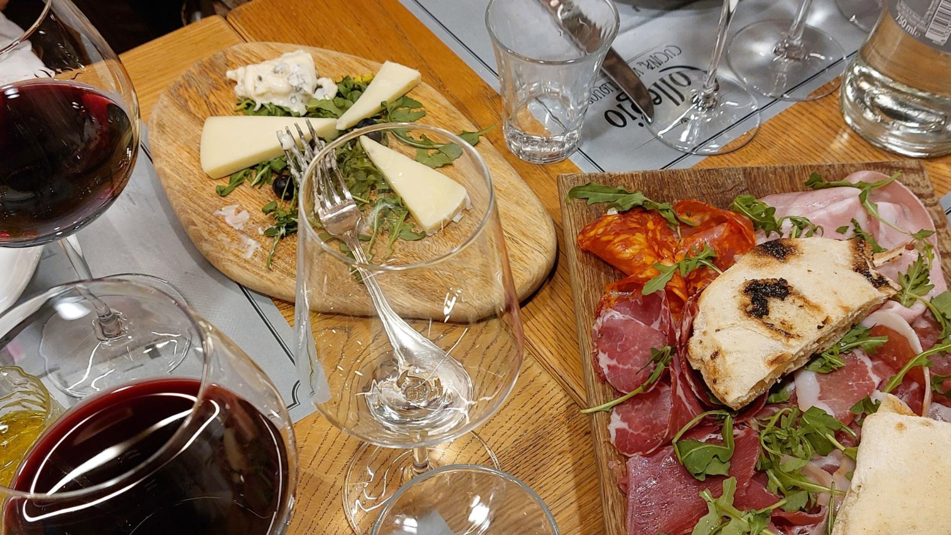Italian wine and olive oil tasting with food pairing in Rome - Thumbnail 2