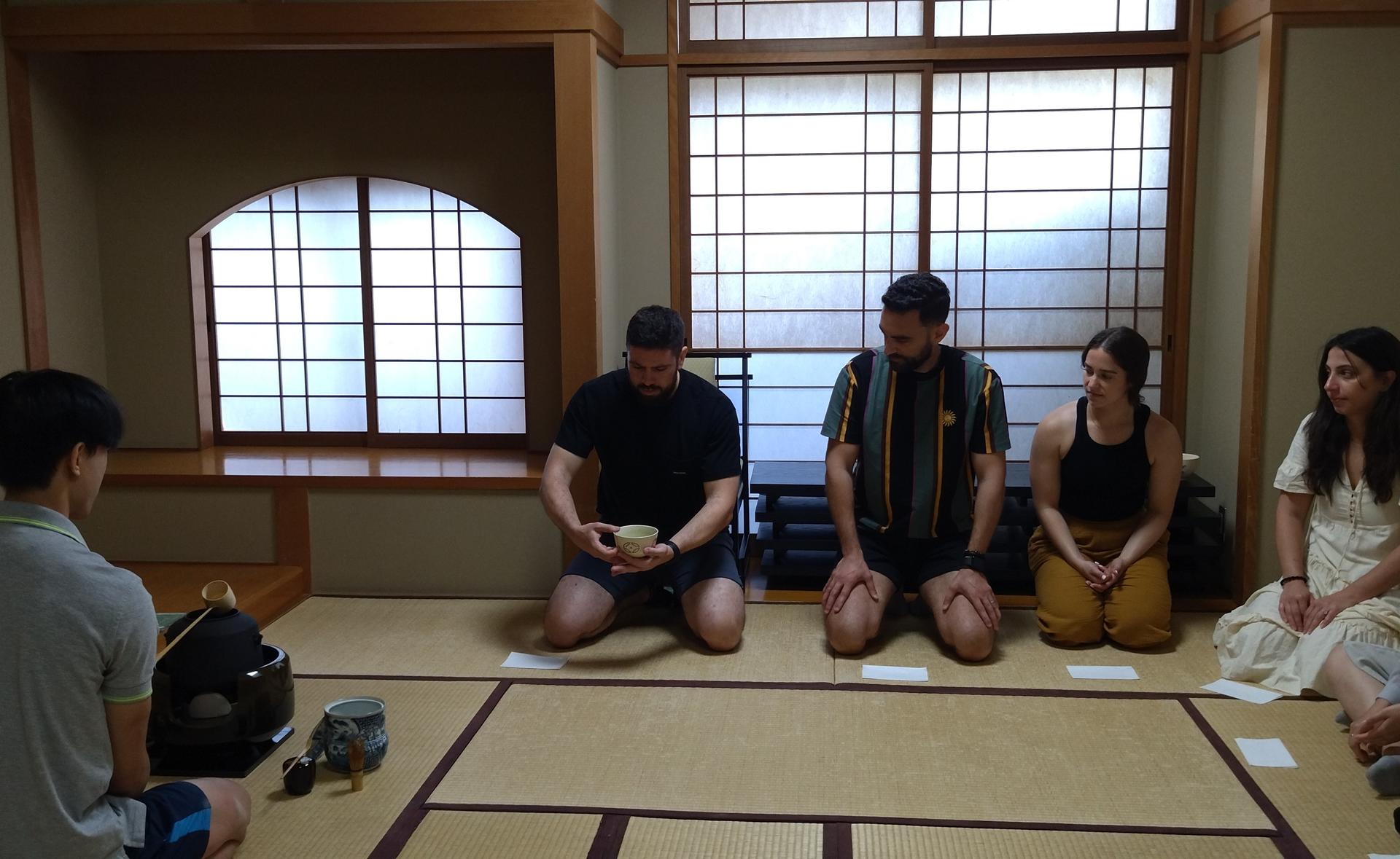 Authentic Tea Ceremony Experience in a Tea Room (Osaka) - Thumbnail 13