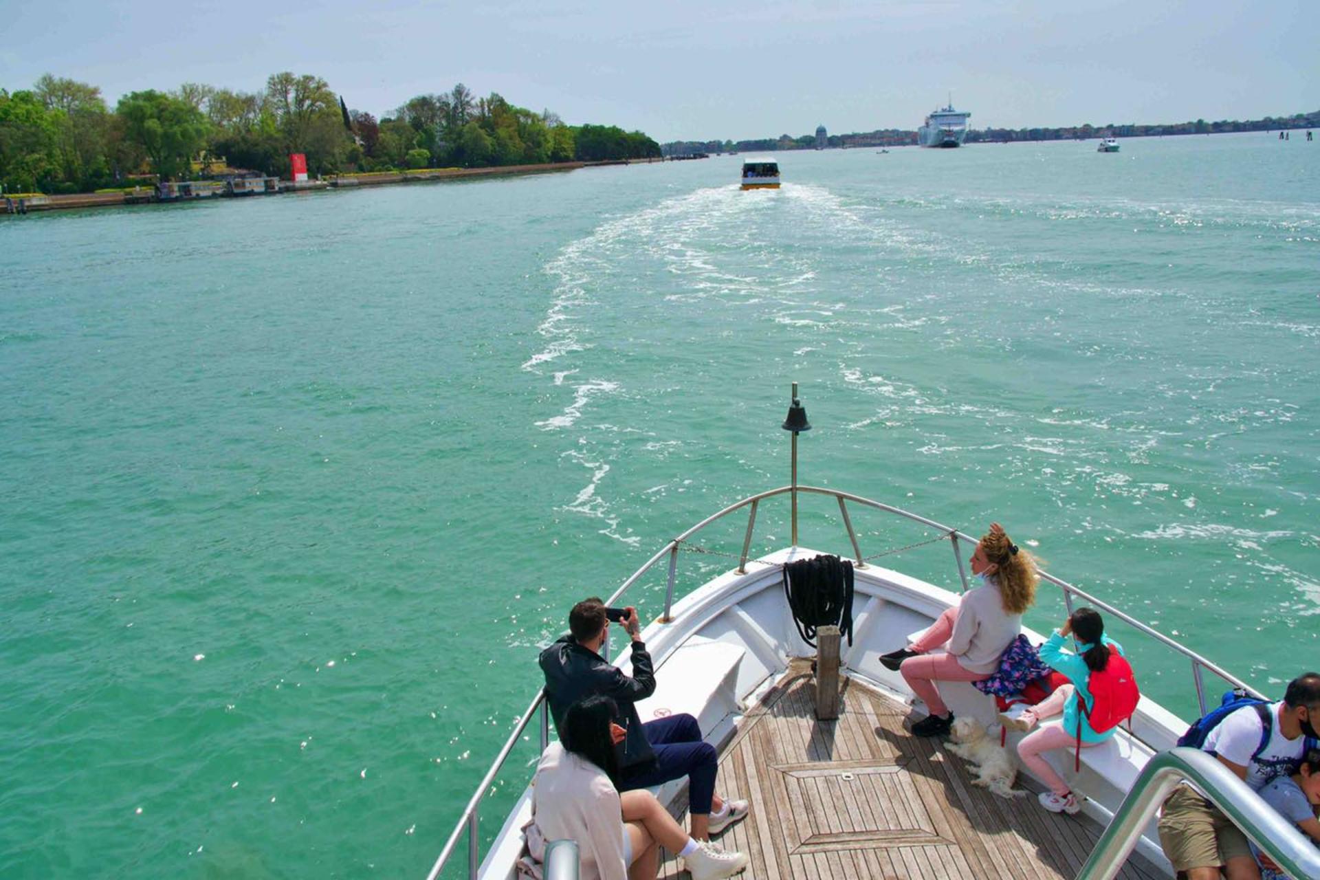 Murano, Burano, and Torcello Islands Tour from Venice - Thumbnail 12
