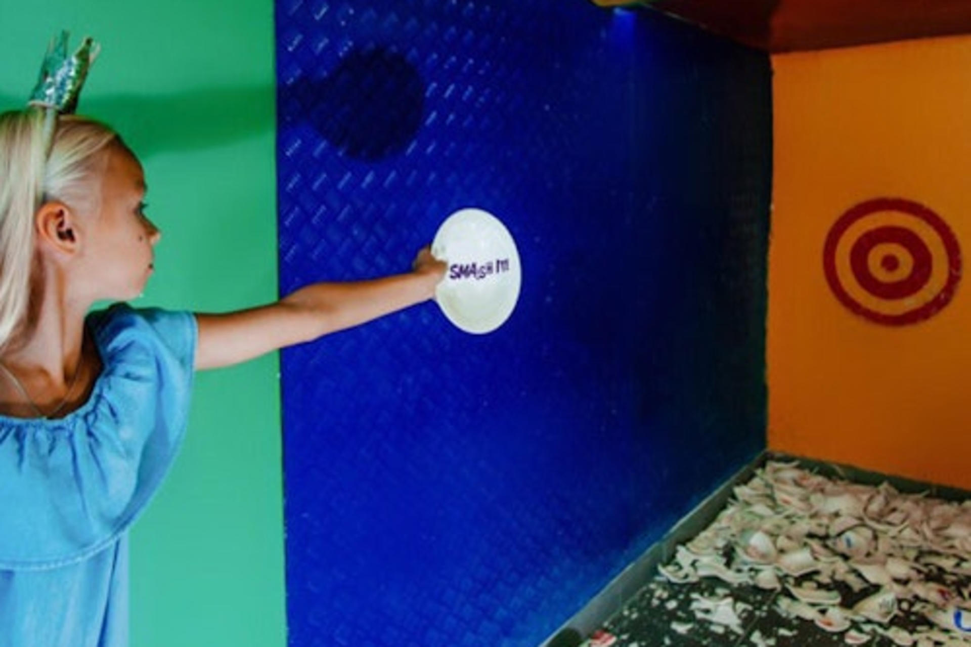 Smash It! Admission at the Museum of 3D Illusions in San Francisco - Thumbnail 5