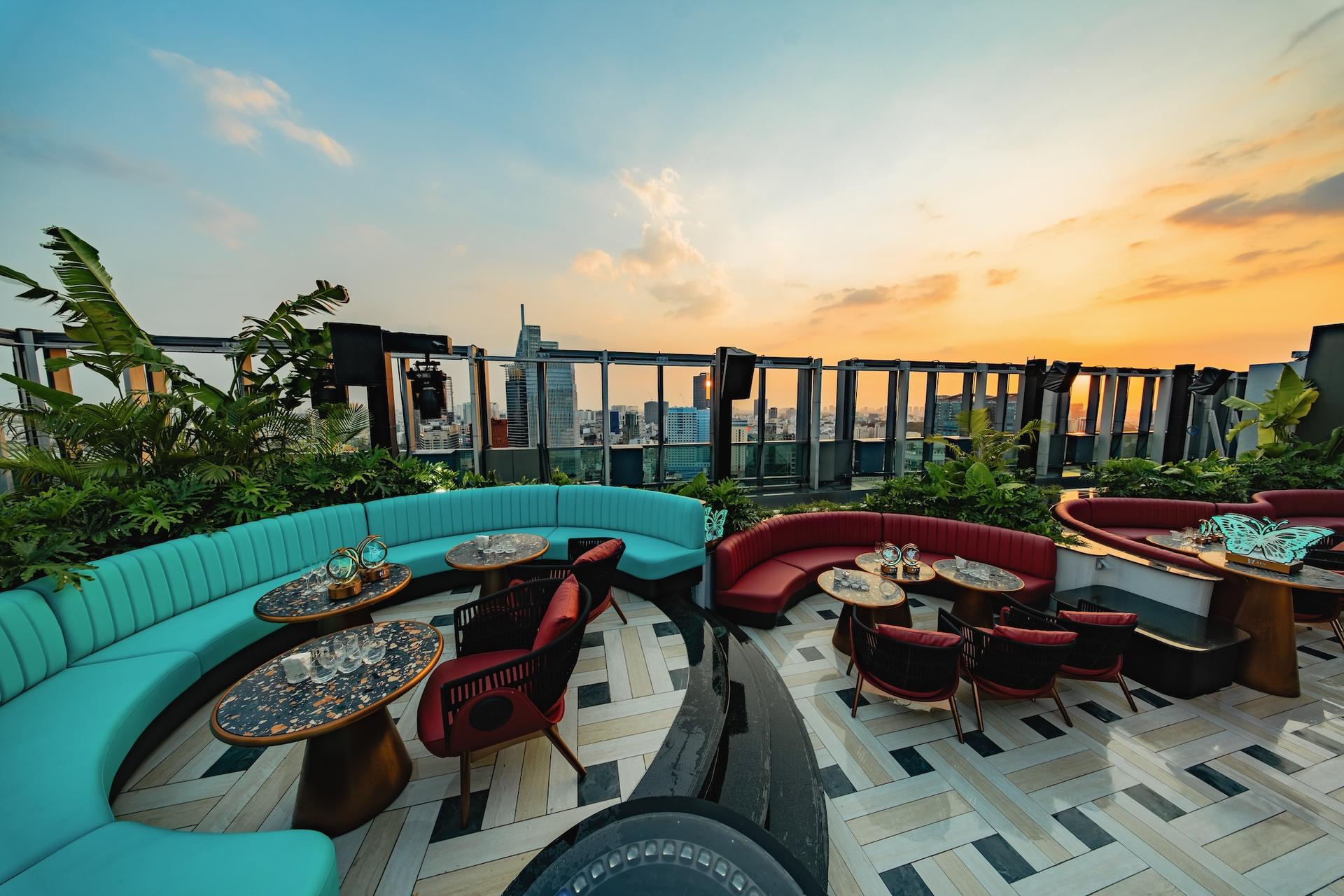 KEN Skybar: Rooftop Sunset & Nightlife Experience in Ho Chi Minh - Thumbnail 3
