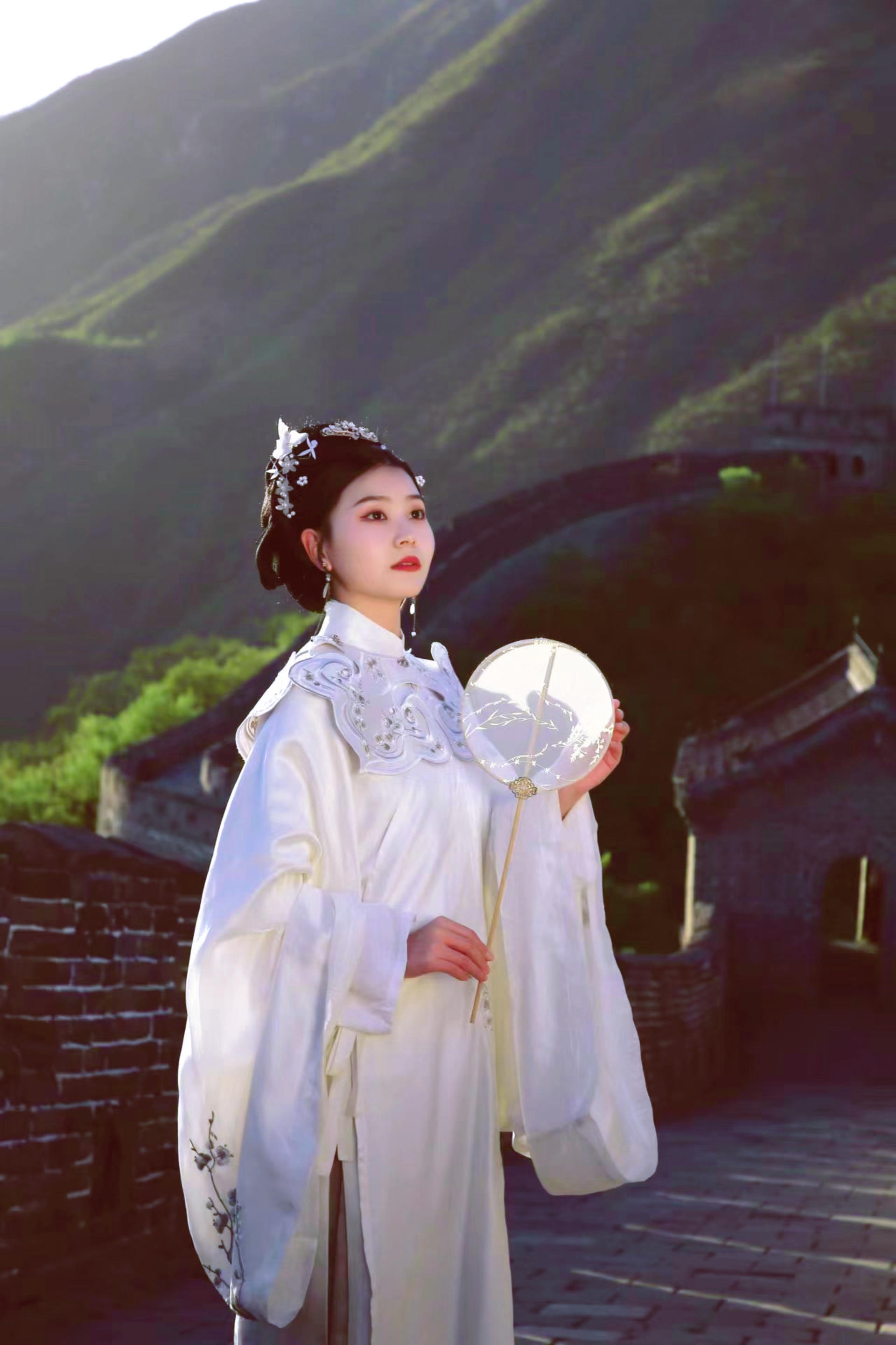 Beijing Mutianyu Great Wall Hanfu Rental & Travel Photography - Image 1