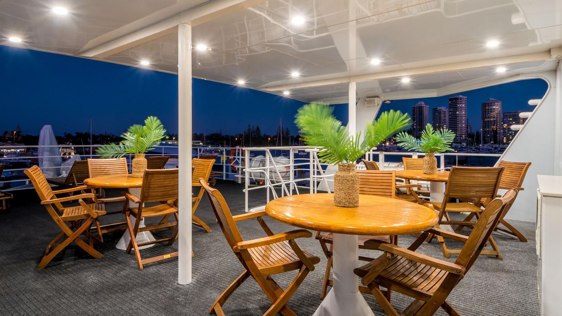 Luxury Sunset Broadwater Cruise Tour - Thumbnail 8