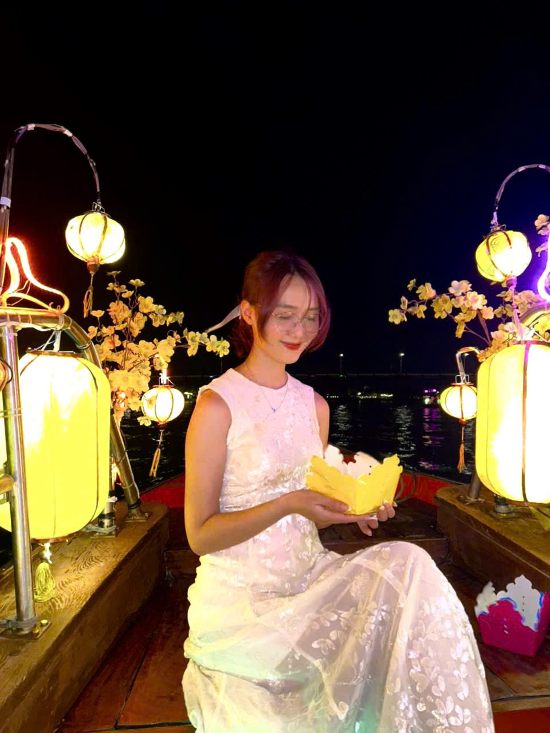Hoi An: Hoai River Premium Boat Ride & Floating Lantern Experience - Thumbnail 5