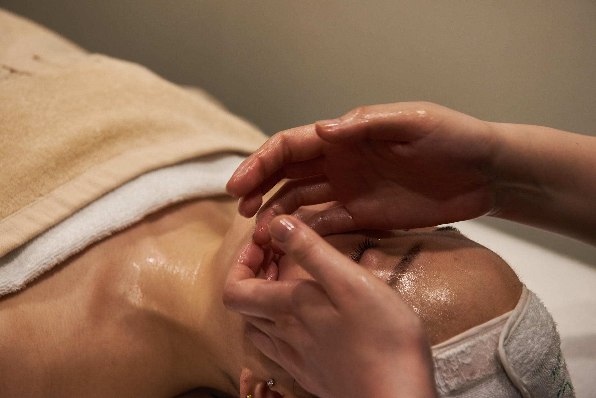 Aesthetic SPACE Trendy K-Beauty Skincare Experience | Gangnam Seoul - Image 1