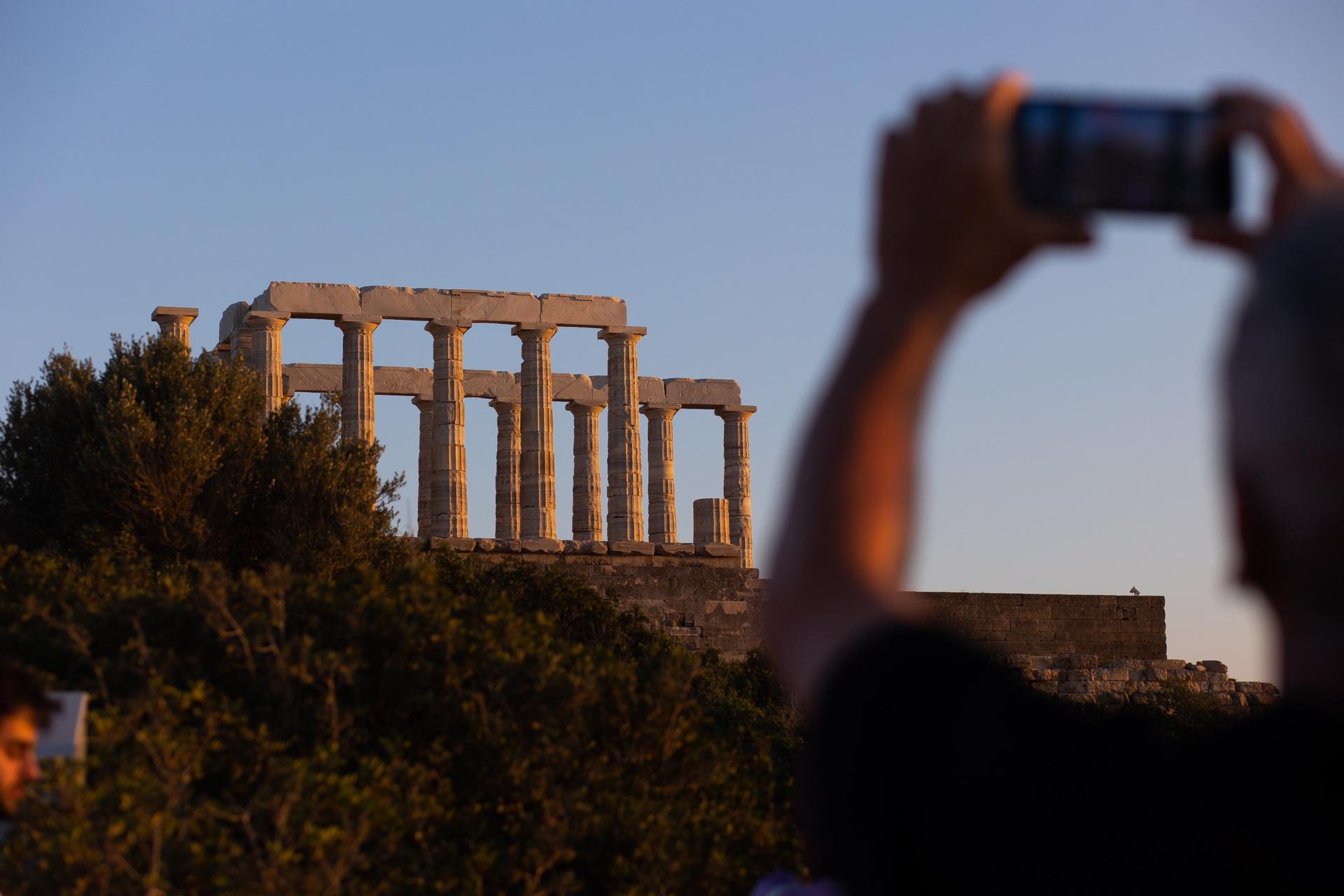 Cape Sounion and Temple of Poseidon Sunset Tour - Thumbnail 6