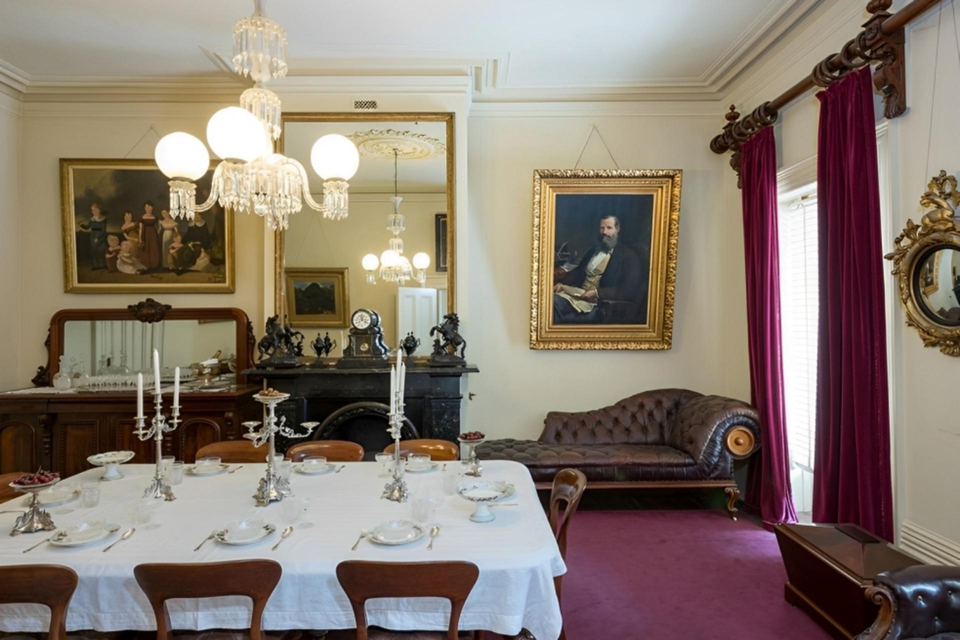 Guided Tour of Como House - Thumbnail 6
