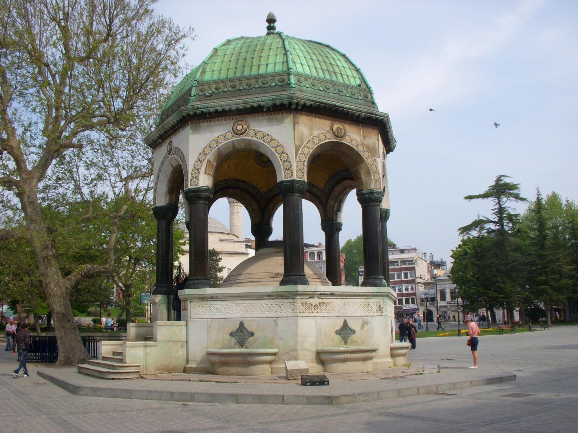 Hagia Sophia, Bosphorus Cruise, Blue Mosque, Balat, Pierre Loti Hill - Thumbnail 17