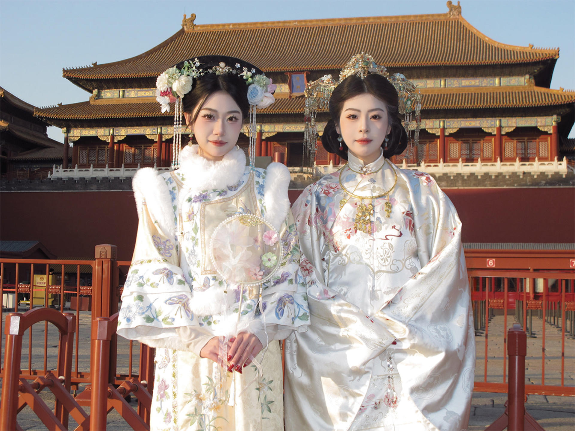 Beijing Palace Museum Ancient Costume Hanfu Travel Photography (Ancient Costume Hanfu + Makeup and Accessories/Photography/Multiple Packages Available) - Image 1
