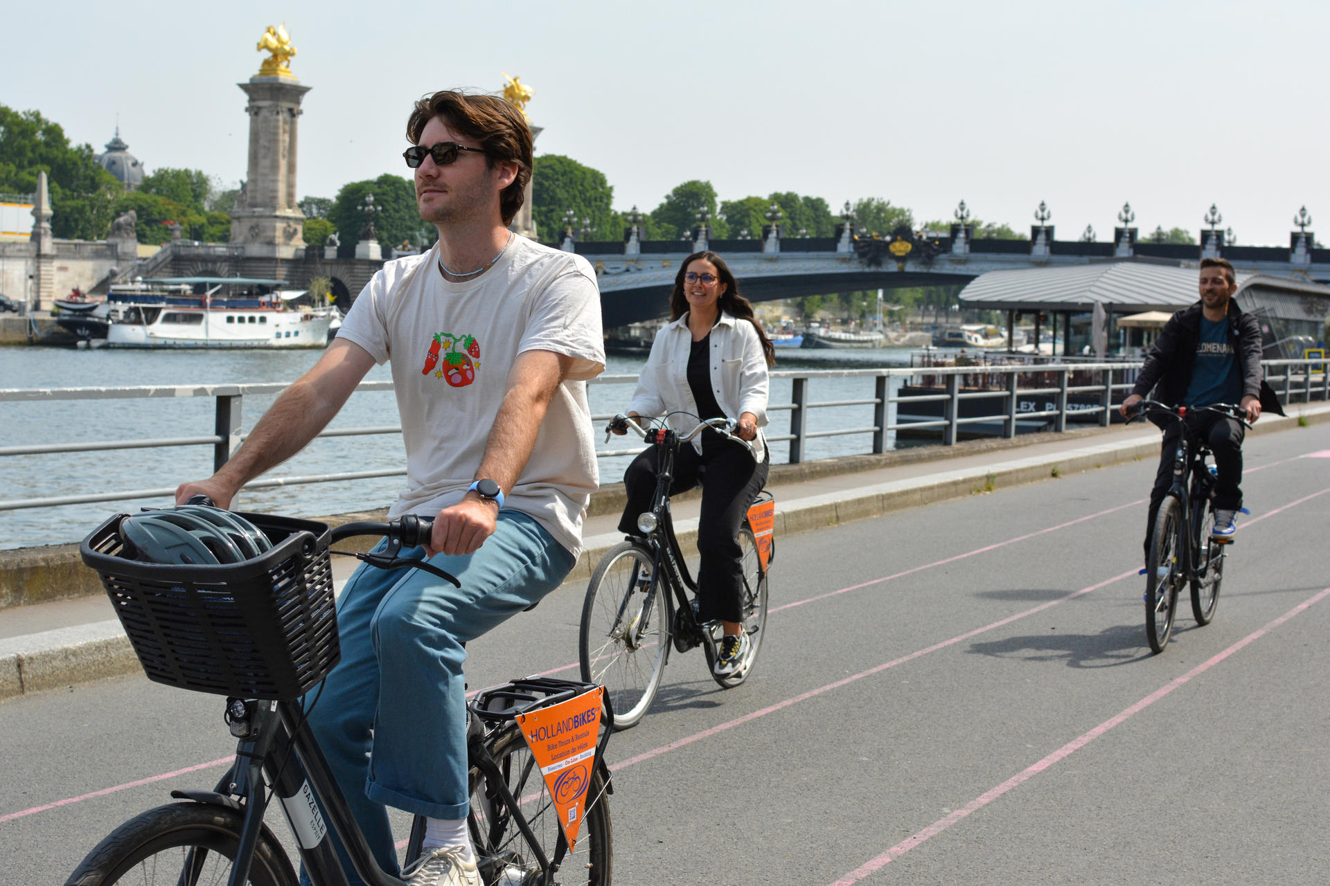 3-Hour City Highlights Bike Tour in Paris - Thumbnail 6