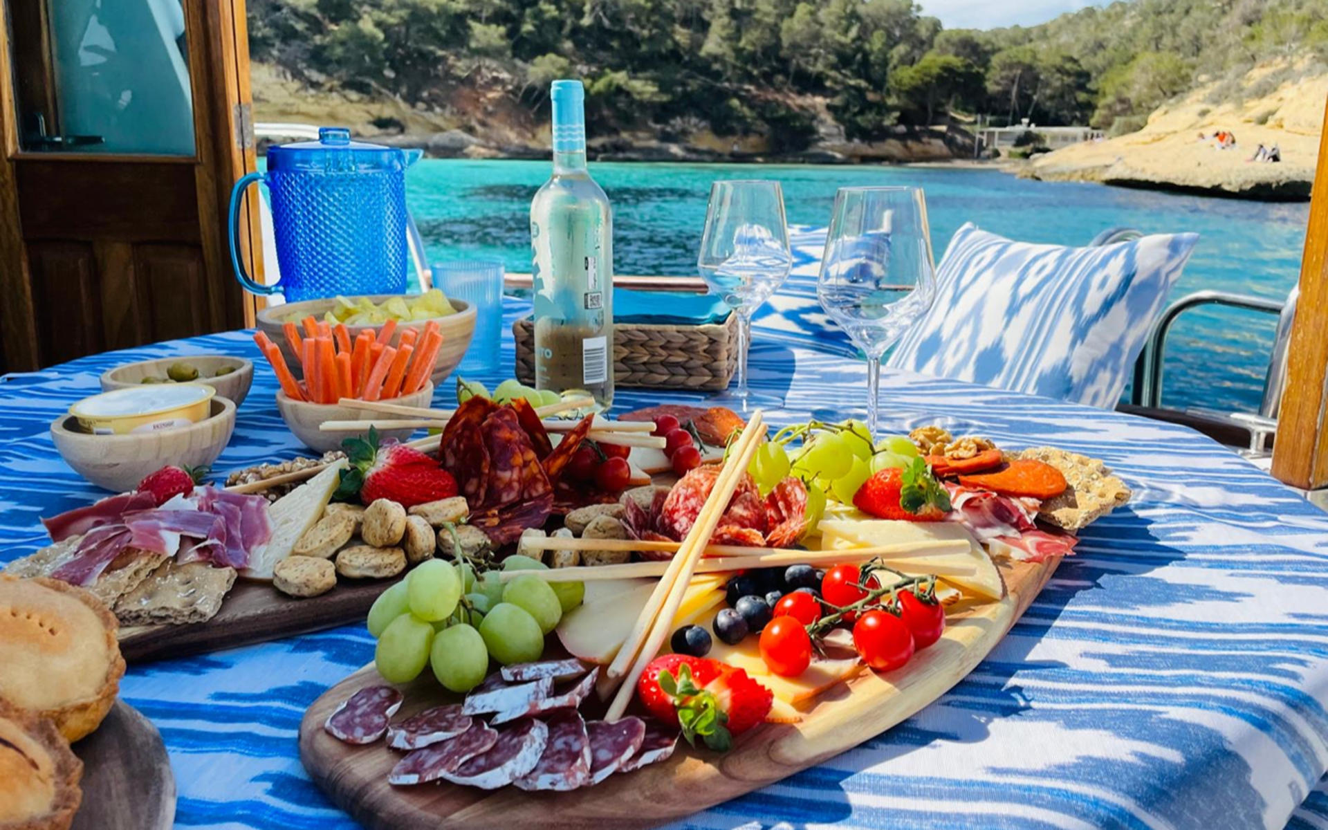 Mallorca Private Boat Experience with Snorkeling  - Thumbnail 4