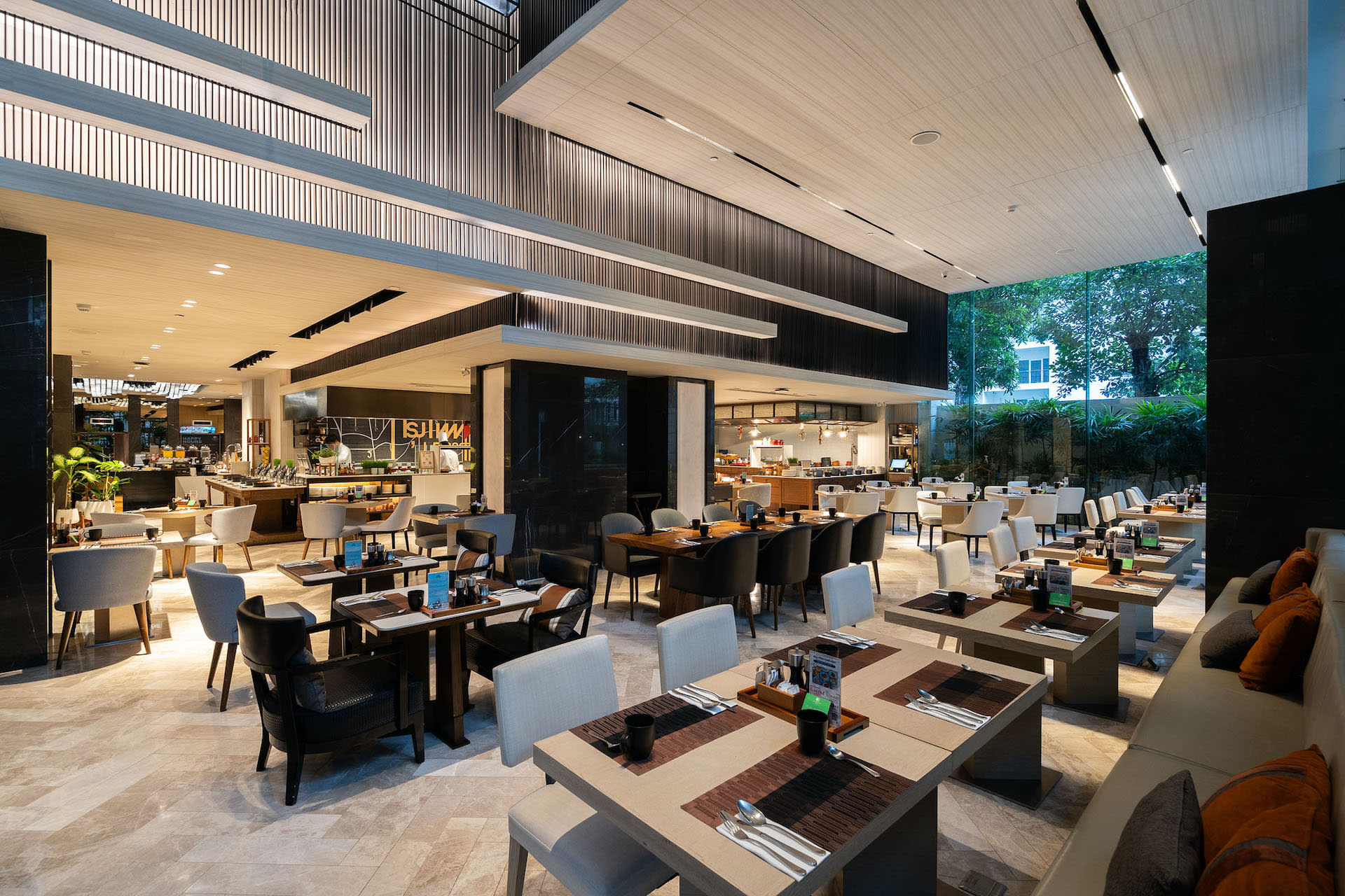 OPEN Bar at DoubleTree by Hilton Bangkok Ploenchit - Thumbnail 3