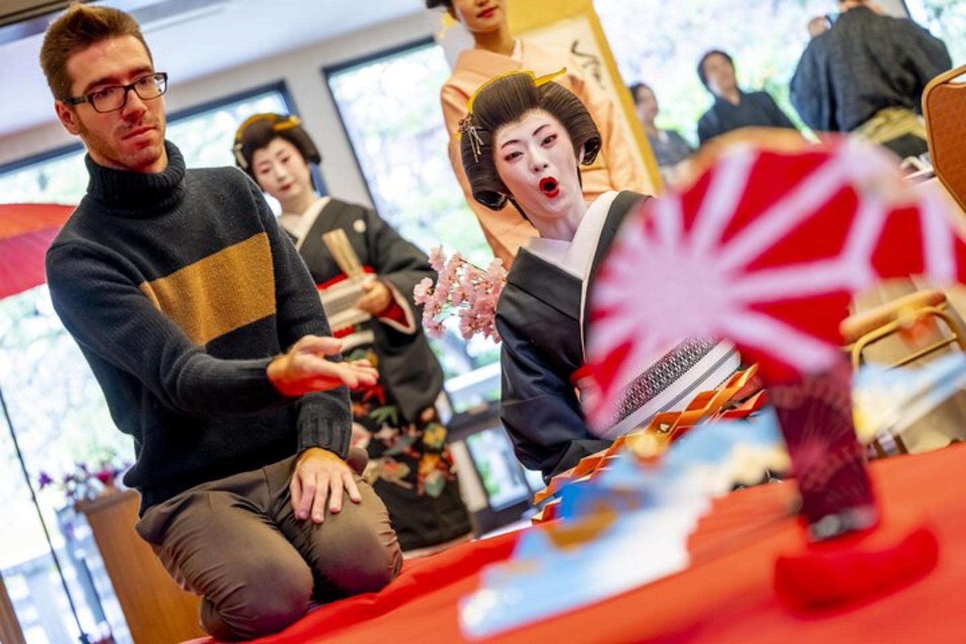 Enjoy Cultural Downtown and Traditional Cuisine from Tokyo - Thumbnail 4