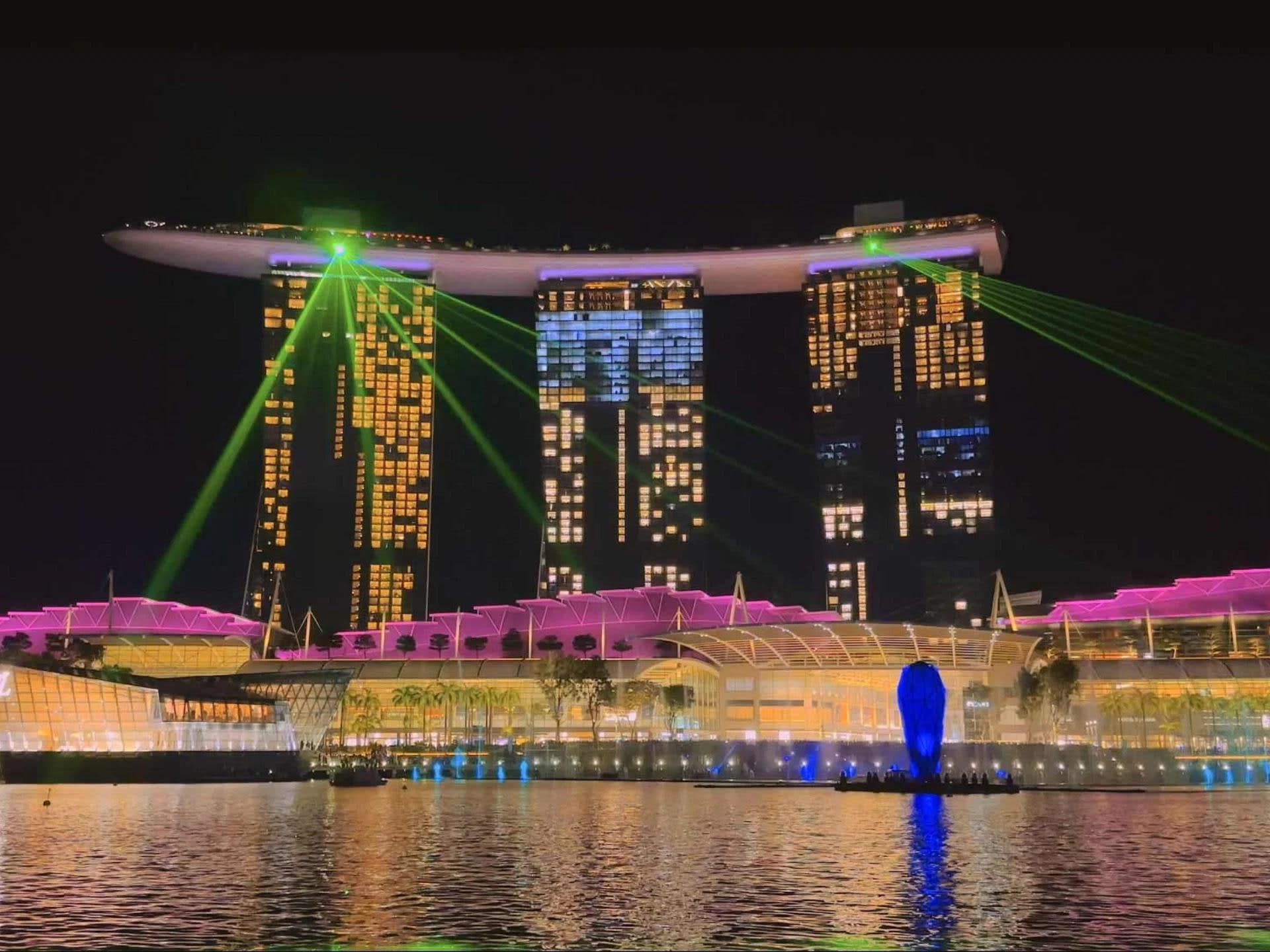 Singapore River Cruise & Gardens by the Bay Evening Tour - Thumbnail 4