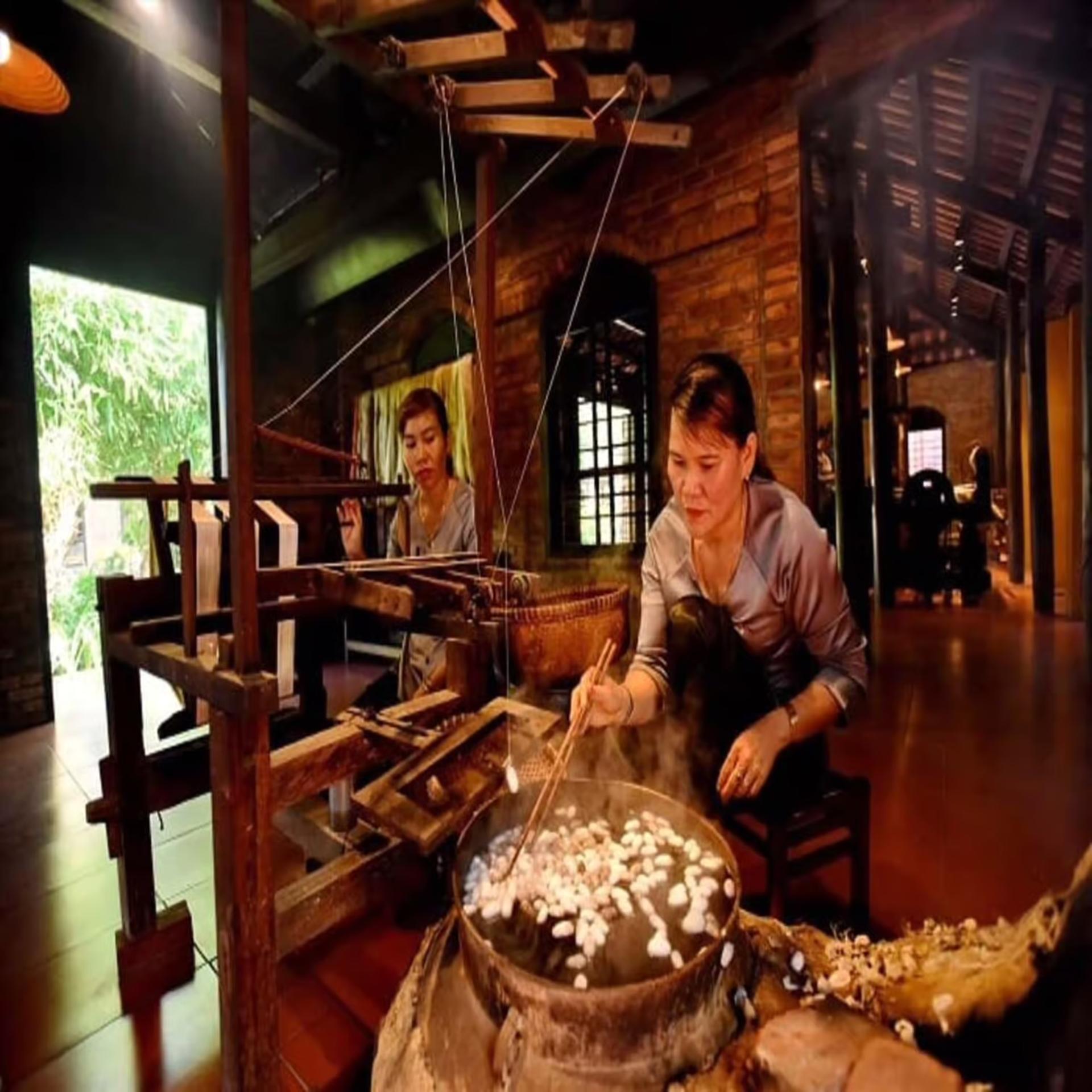 Silk Weaving Discovery In Hoi An Silk Village - Thumbnail 5