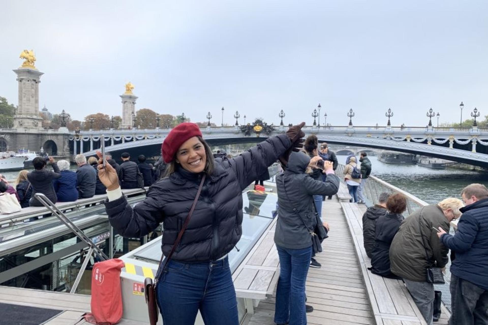 Eiffel Tower Guided Tour with Seine River Cruise - Thumbnail 2