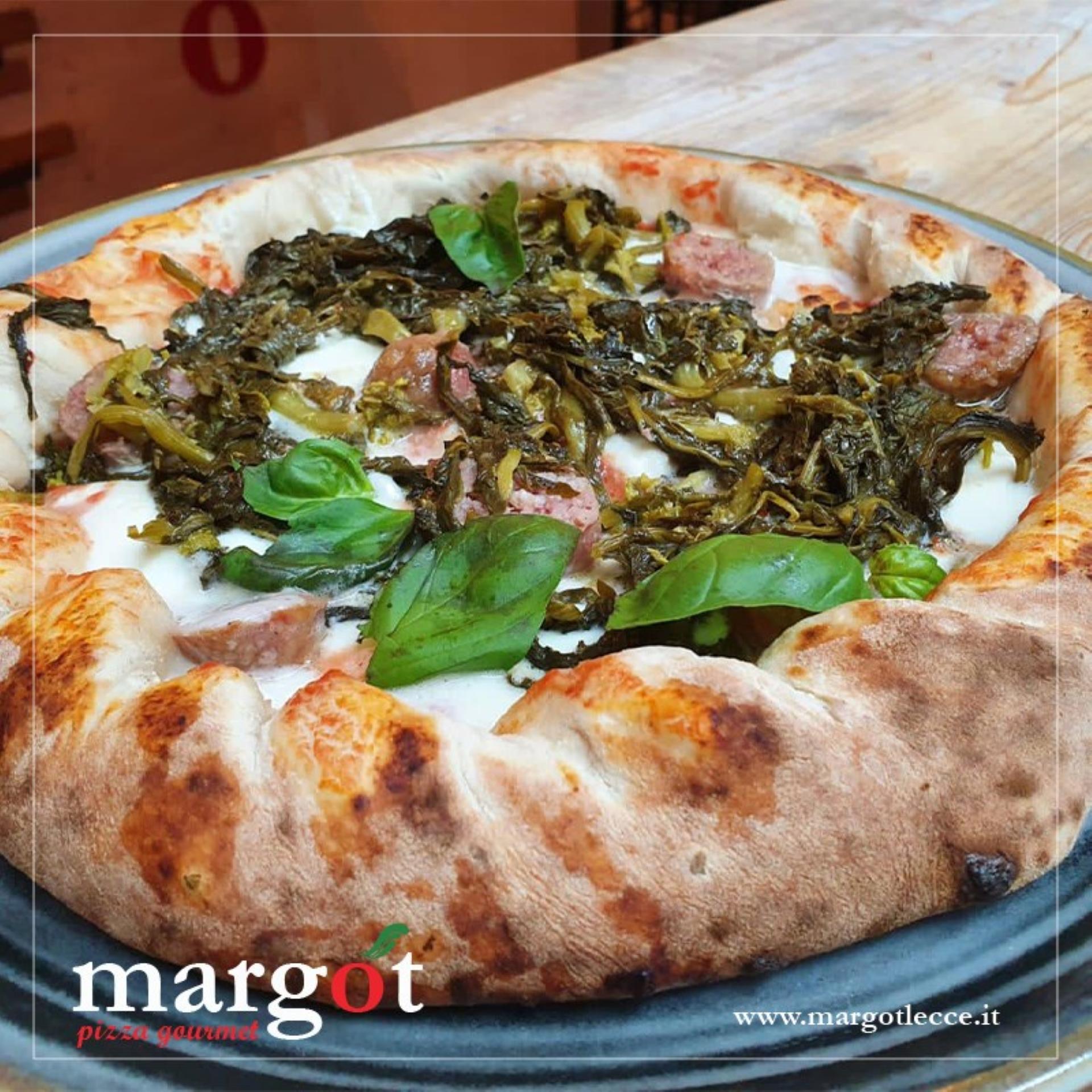 Gourmet Pizza Experience with Drinks and Dessert in Lecce - Thumbnail 56