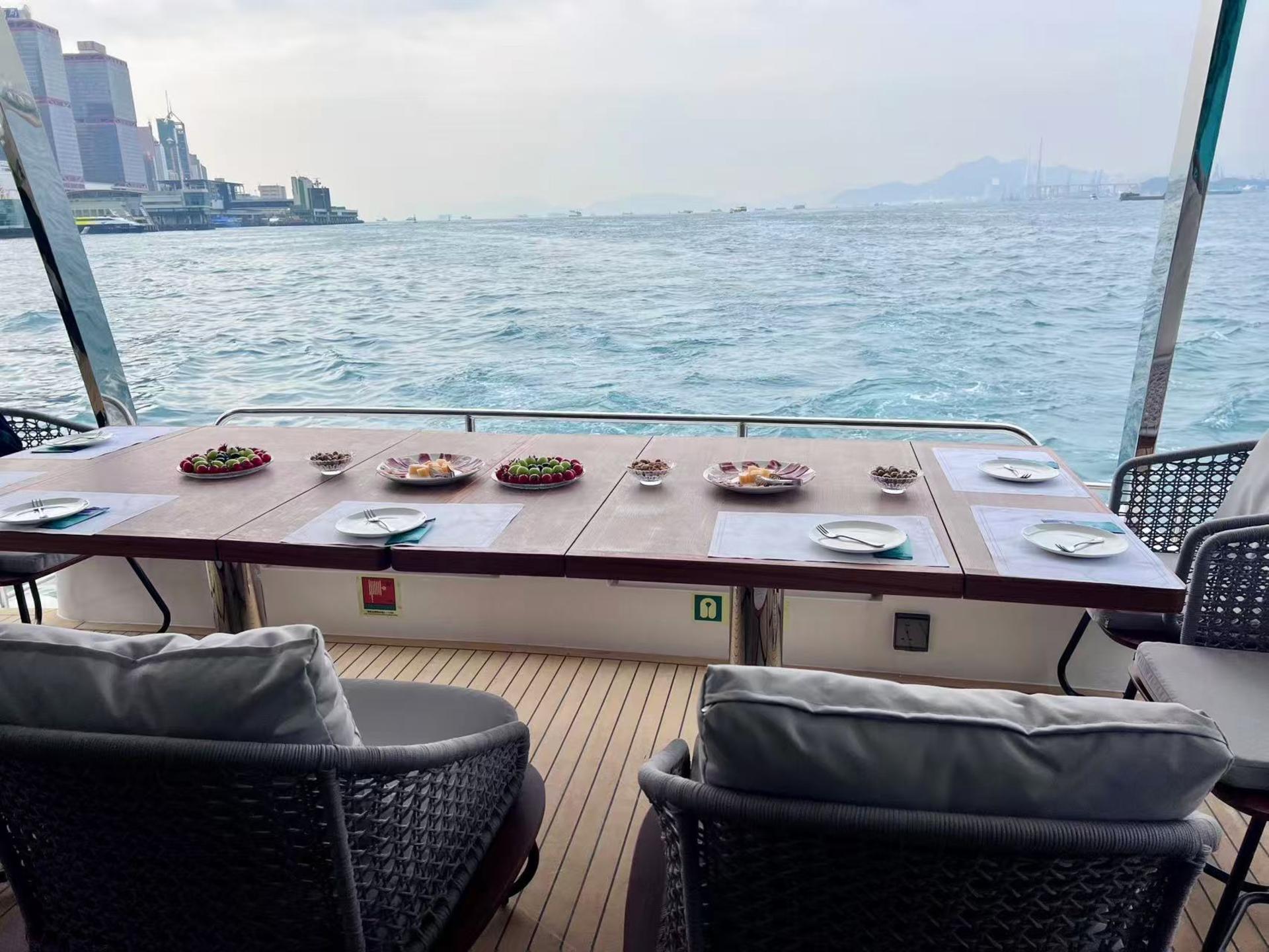 Oriental Pearl No.8 Luxury Yacht Tour - Thumbnail 5