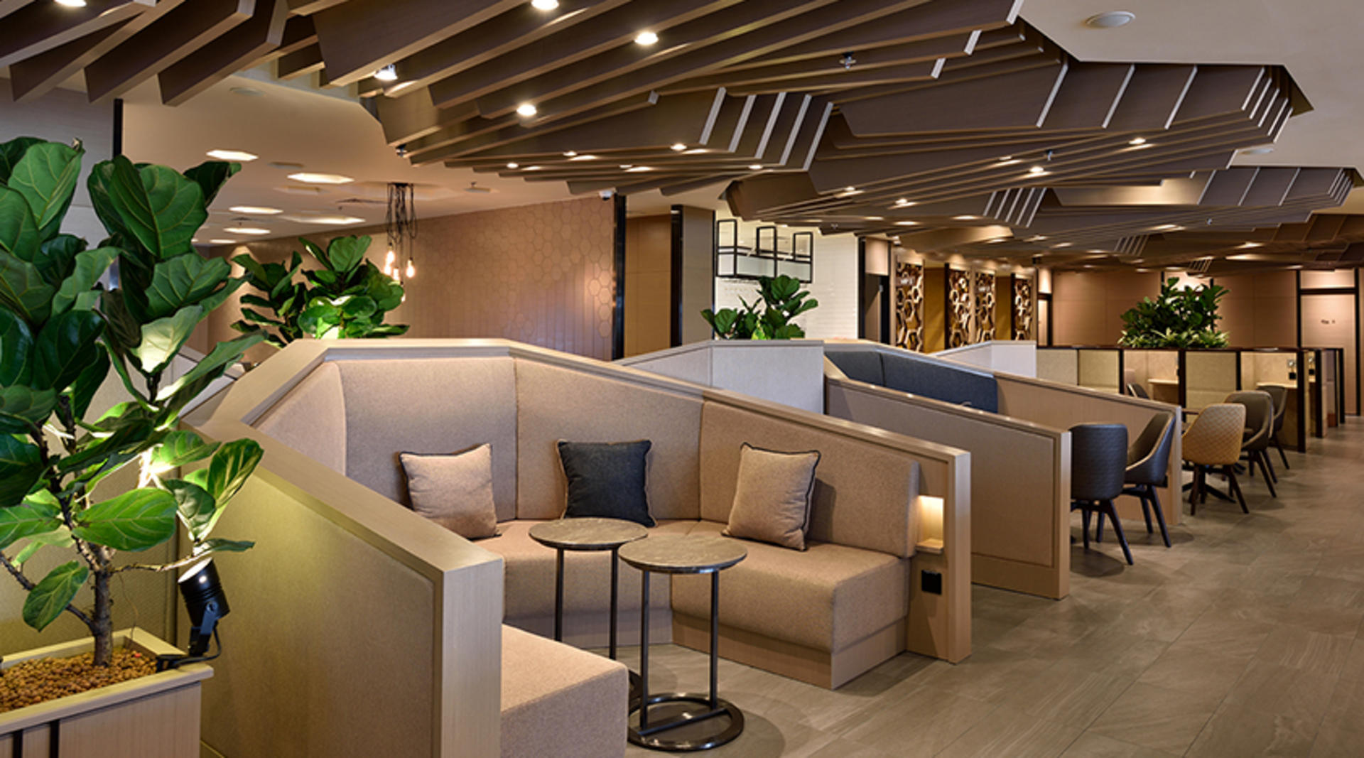 Singapore Changi Airport Lounge Service by Plaza Premium Lounge - Image 1