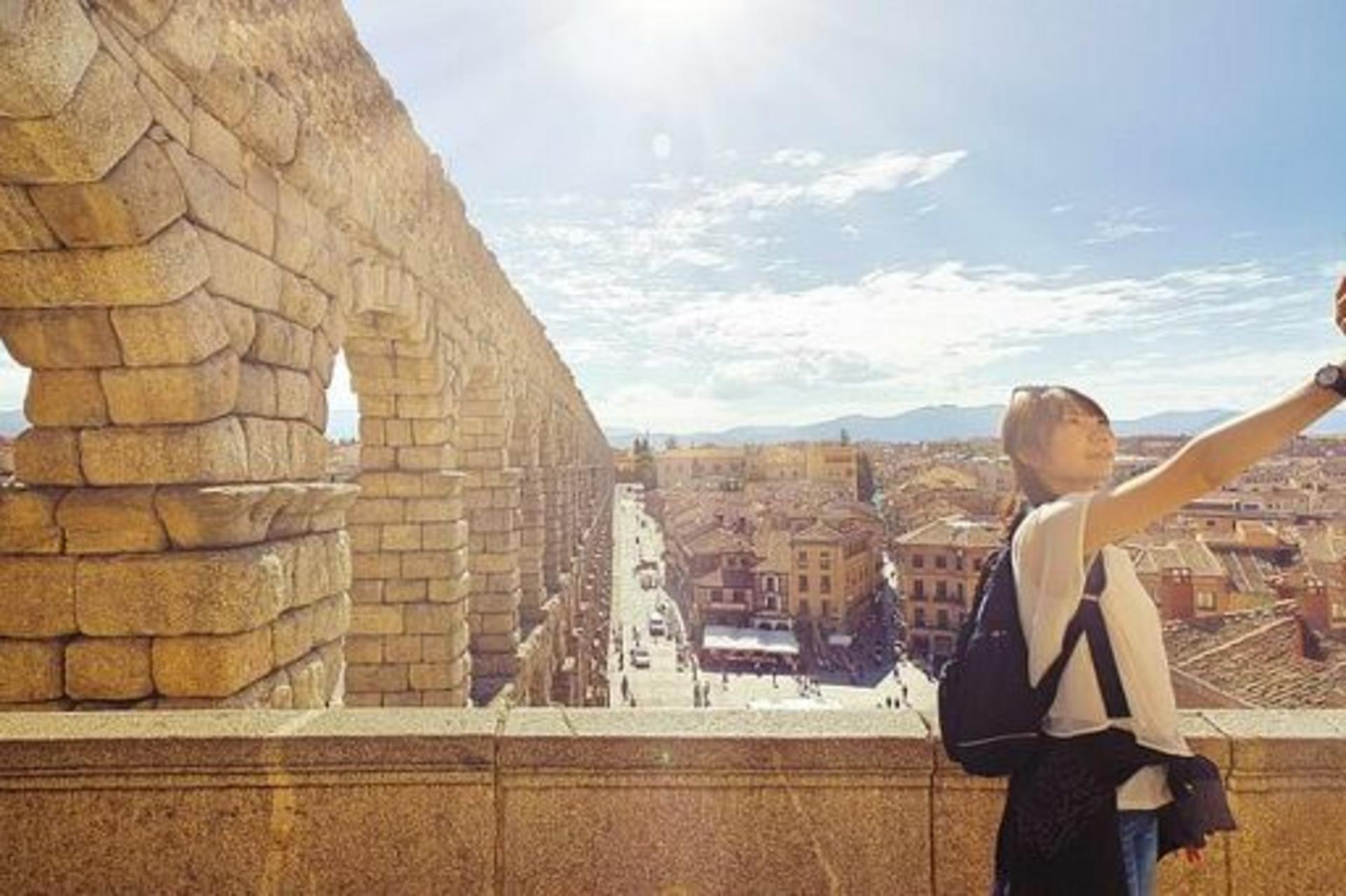 From Madrid: Segovia & Avila Day Trip with Optional Gourmet Lunch - Thumbnail 2