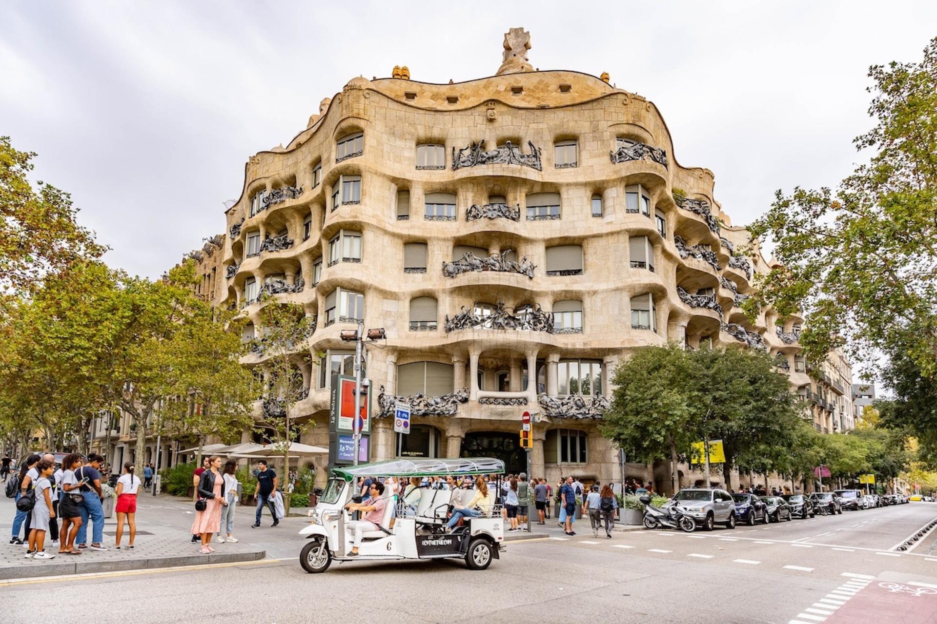 Tuk Tuk Tour in Barcelona - Thumbnail 9