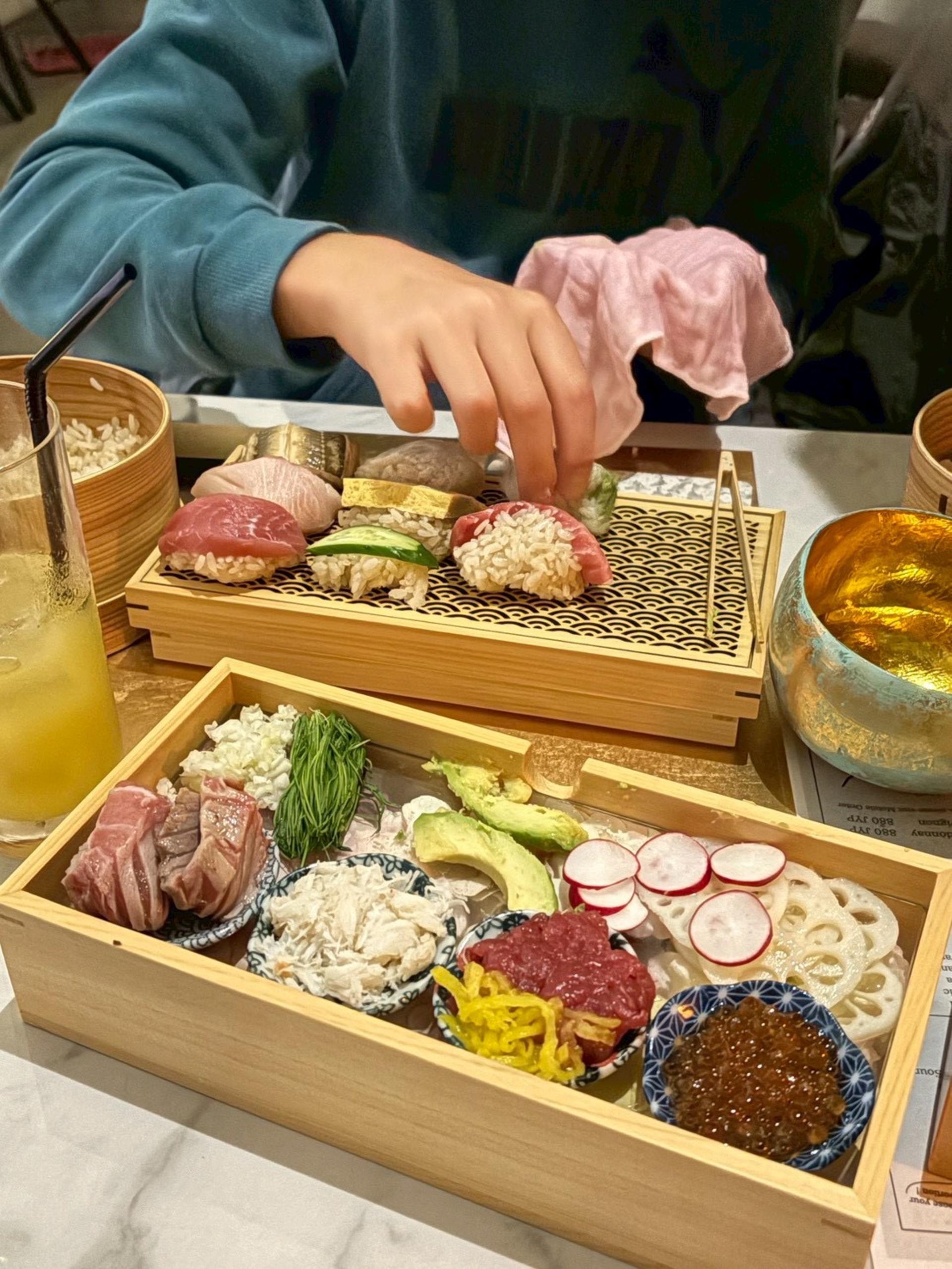 Shinjuku Temari Sushi Making Experience: Creating Japanese Cuisine - Thumbnail 5