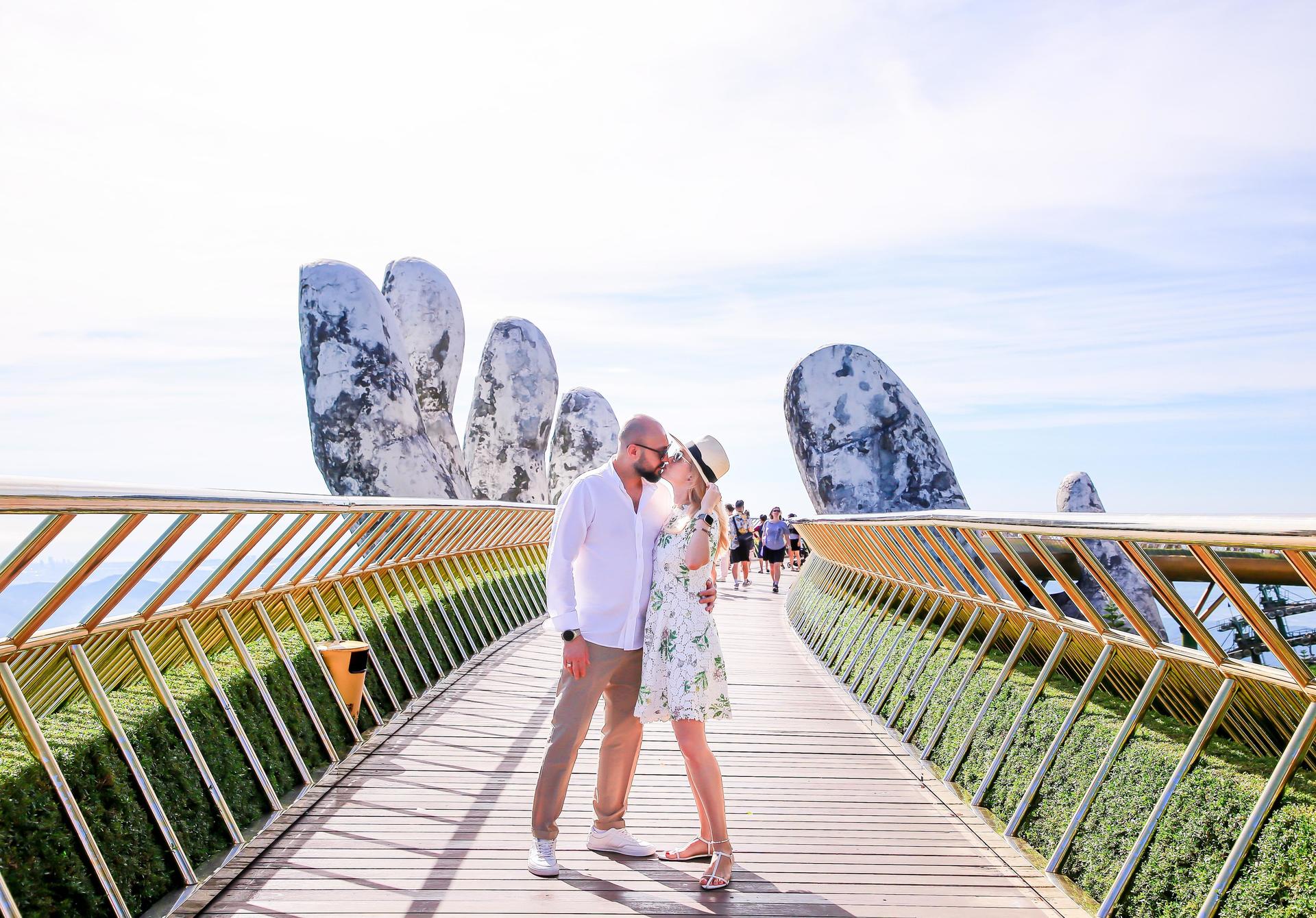 3 Hours Golden Bridge Photoshoot in Ba Na Hills - Image 1