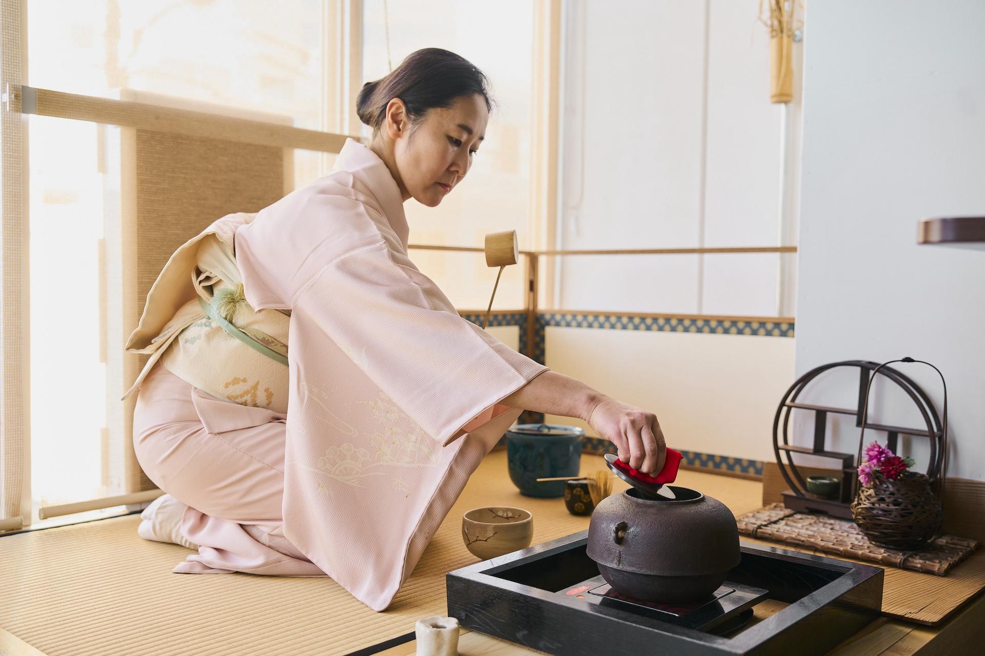 Tokyo: Tea Ceremony & Japanese Traditional Sweets - Thumbnail 9
