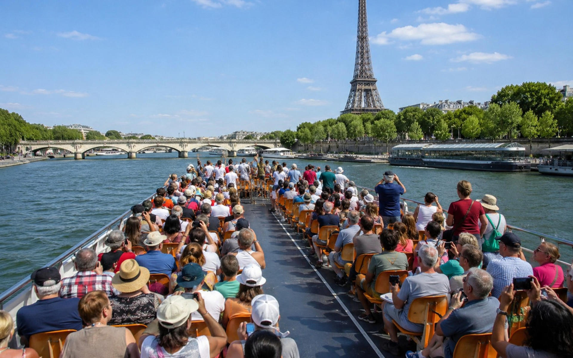 Bateaux Mouches Seine River Cruise in Paris - Image 1