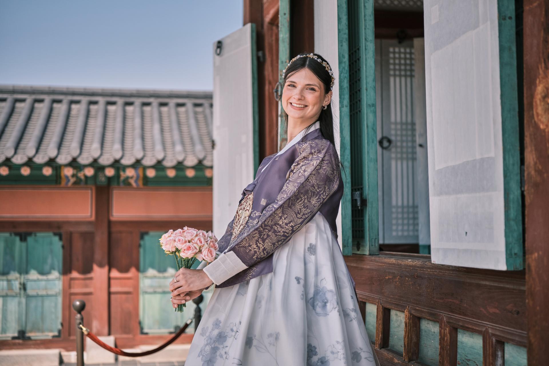 Cinematic Hanbok Photoshoot Experience - Thumbnail 55