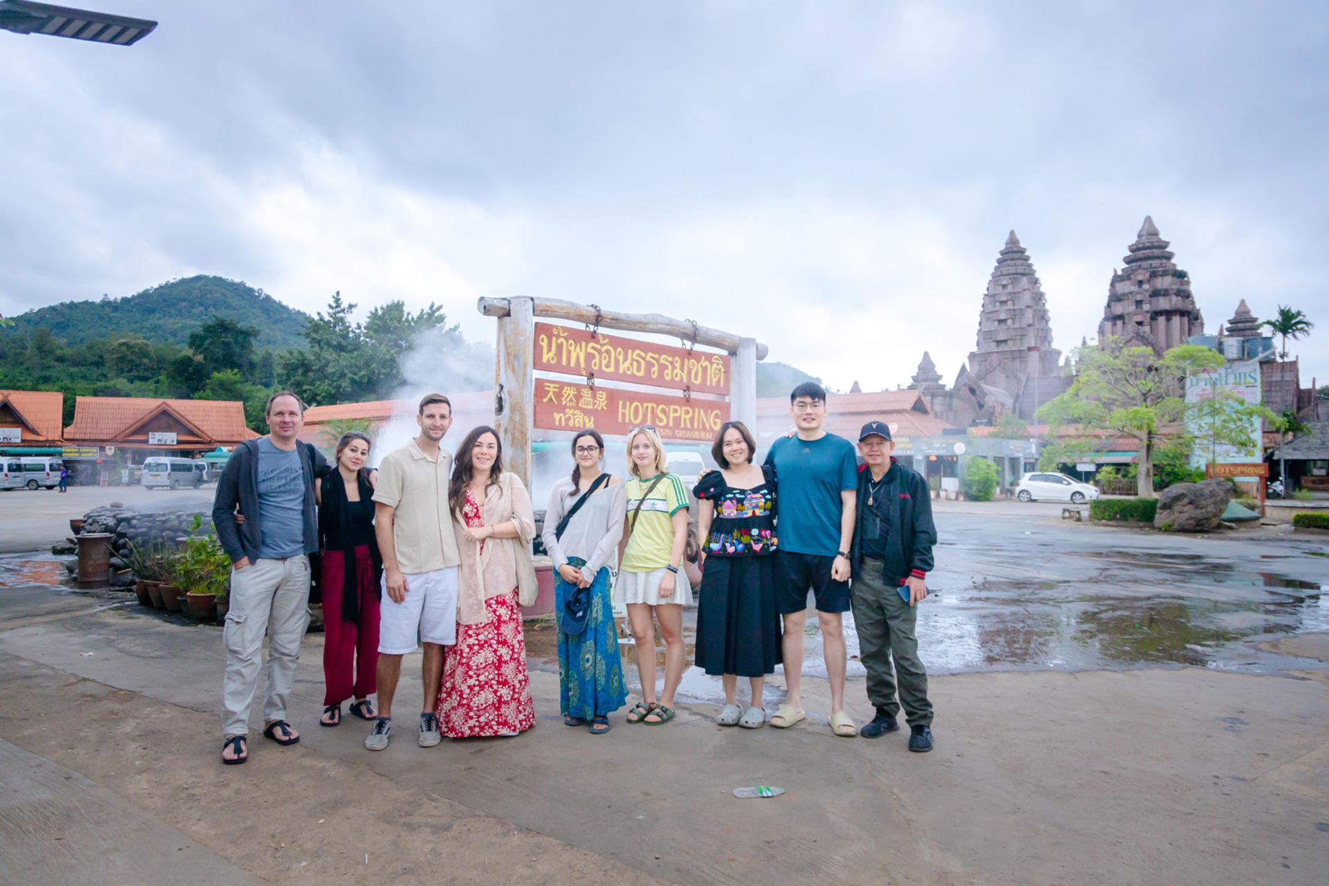 Discover Chiang Rai Temples, Golden Triangle, and Laos Boat Trip  - Thumbnail 17