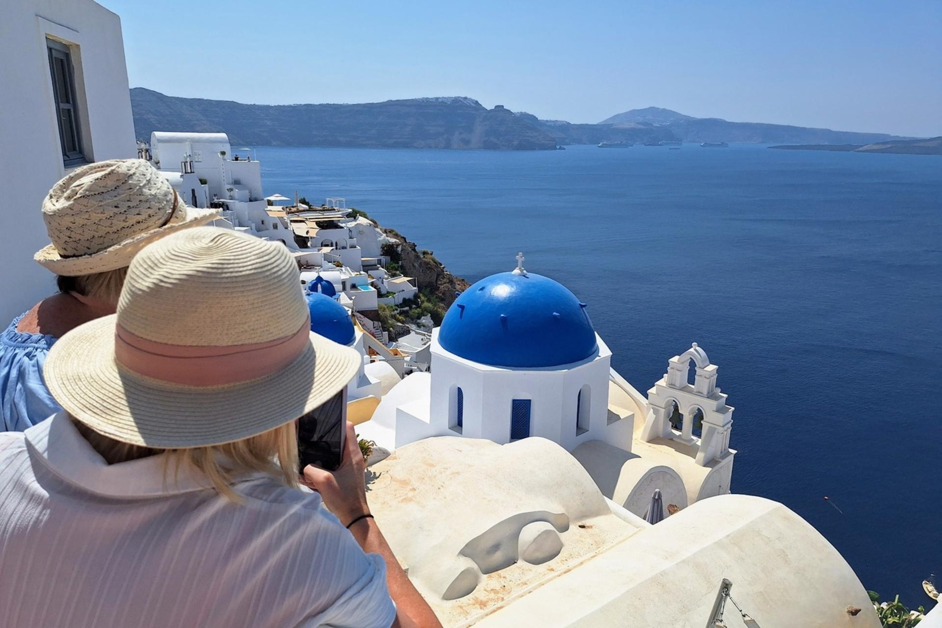Santorini Cable Car Half-Day Small Group Tour - Thumbnail 2