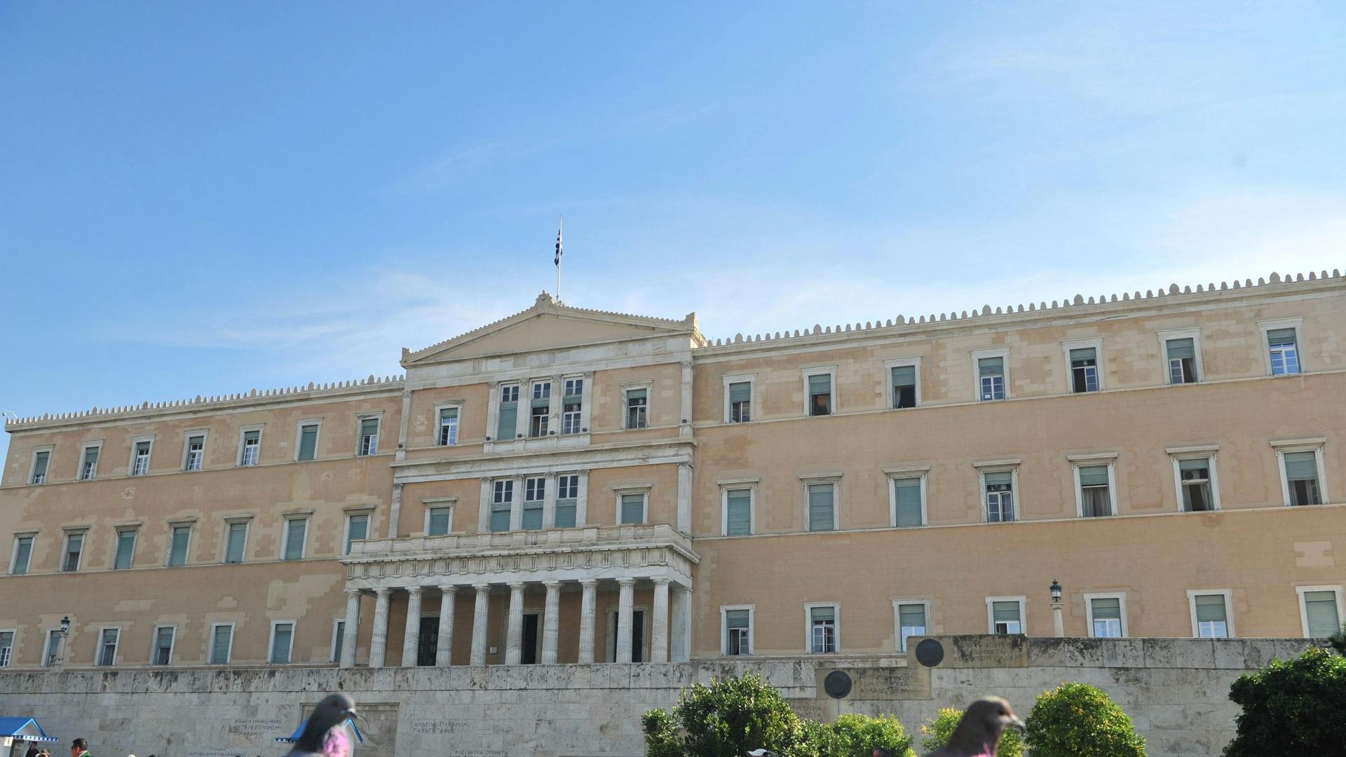 Athens hop-on hop-off bus by Sights of Athens - Thumbnail 2