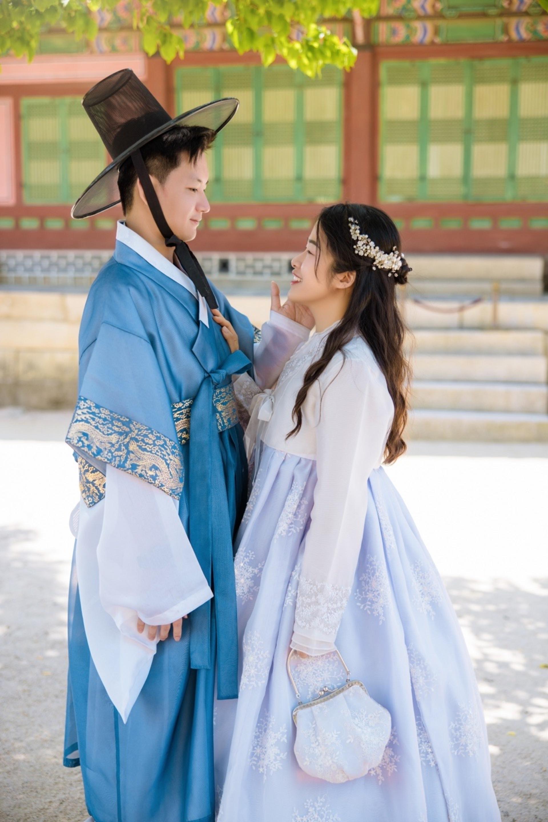 Hanbok Rental with Hairstyling & Accessories at Hanbokgirls - Thumbnail 13
