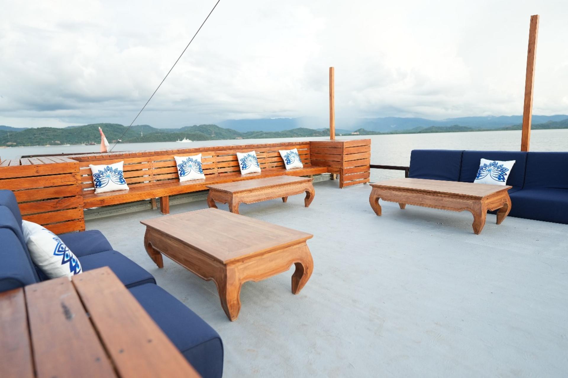 [Luxury Phinisi] 3D2N Sailing Liveaboard from Labuan Bajo - Thumbnail 31