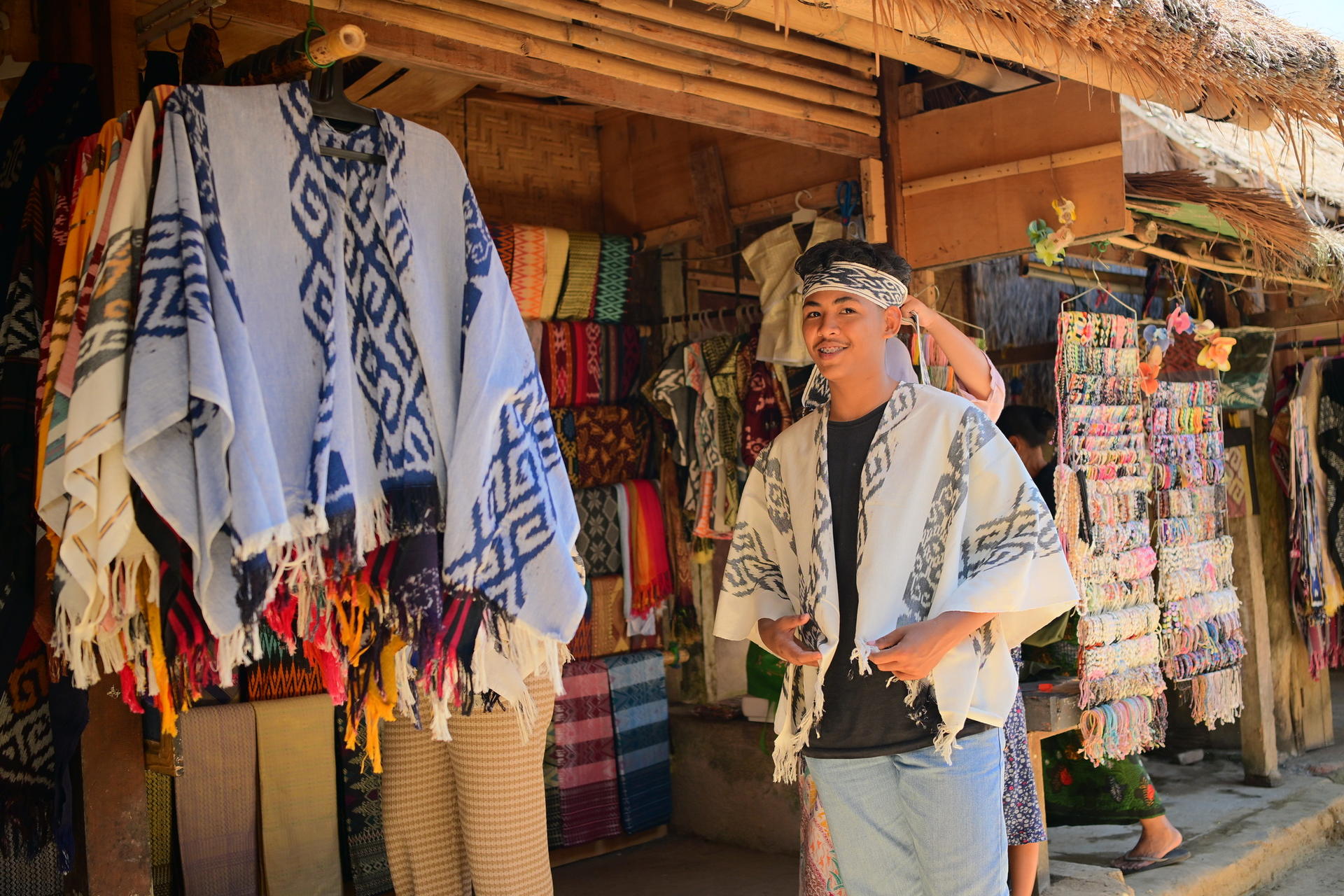 Sasak Village, Kuta Beach, and Aan Cape Private Tour in Lombok - Thumbnail 16
