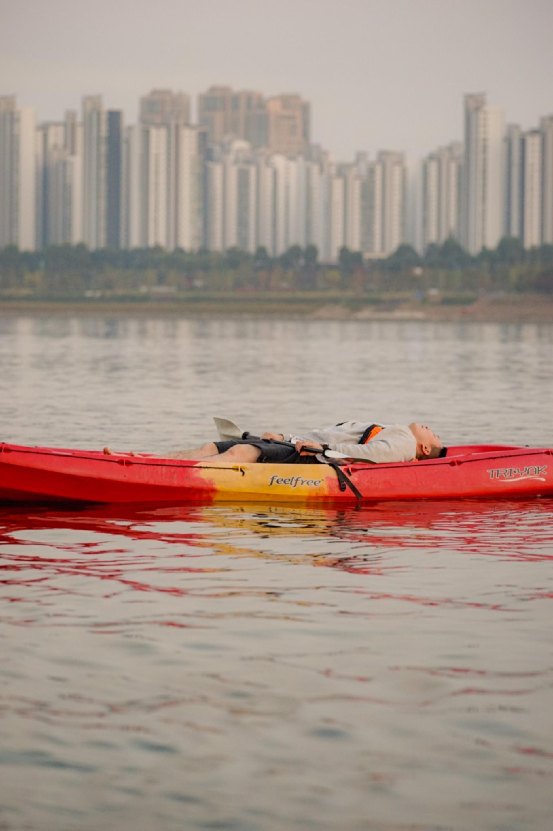 Kayak & Paddleboard Adventure on the Han River in Seoul - Thumbnail 16