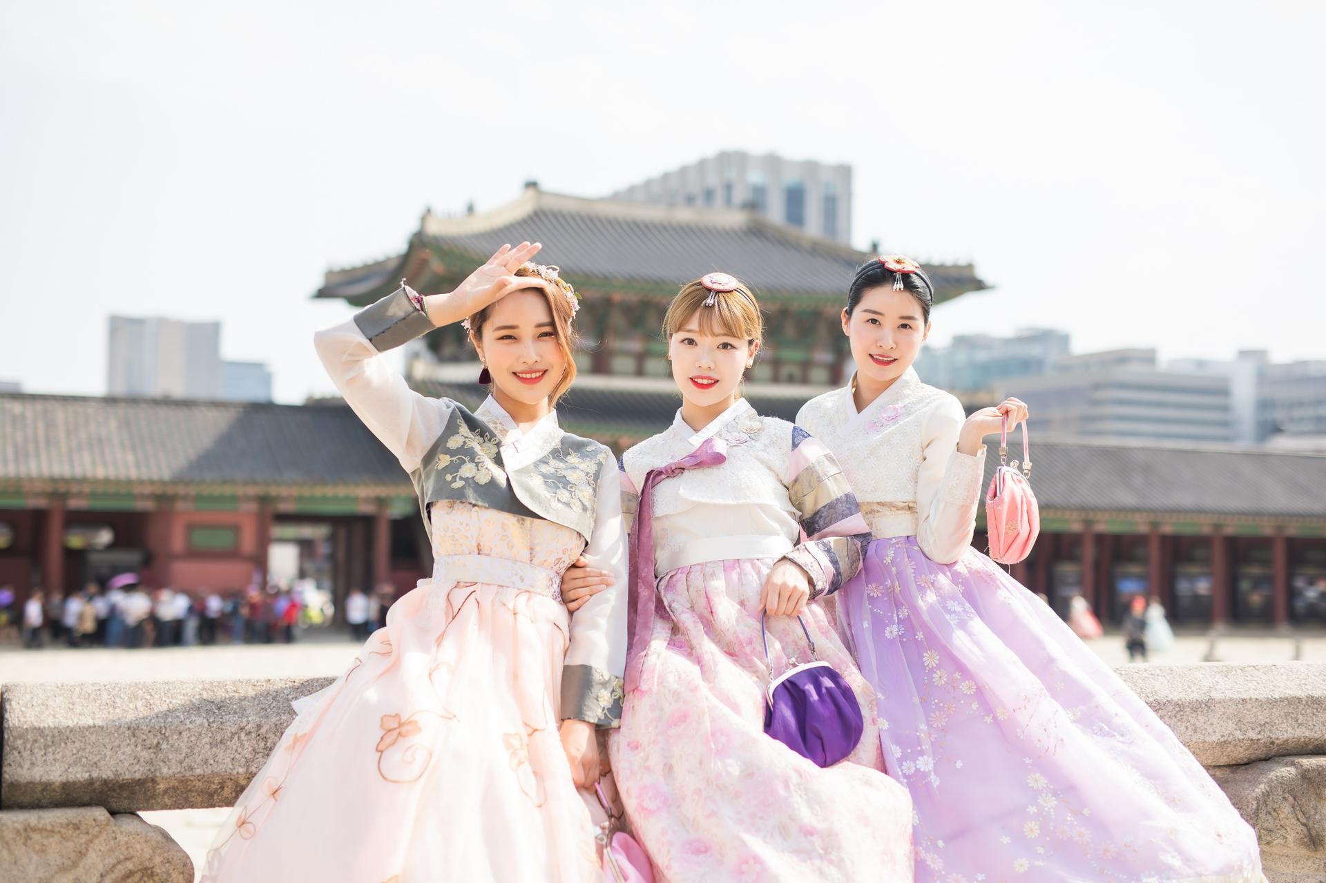 [Seohwa Hanbok]Seoul Gyeongbokgung Hanbok Rental Experience - Thumbnail 6