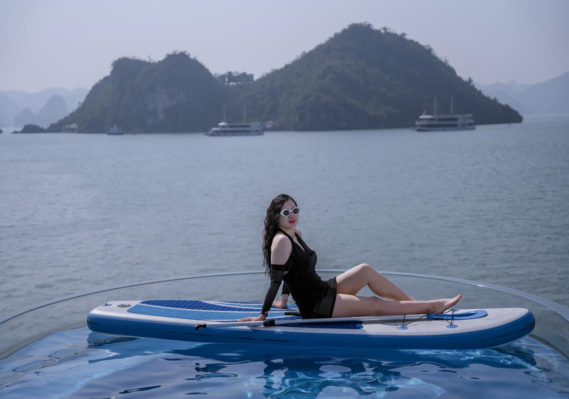 Luna Halong Day Cruise: Ha Long Bay, Sung Sot, Ti Top - Thumbnail 18