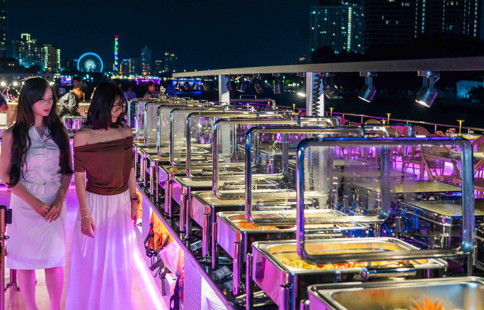 Super Galaxy Dinner Cruise in Bangkok - Thumbnail 12