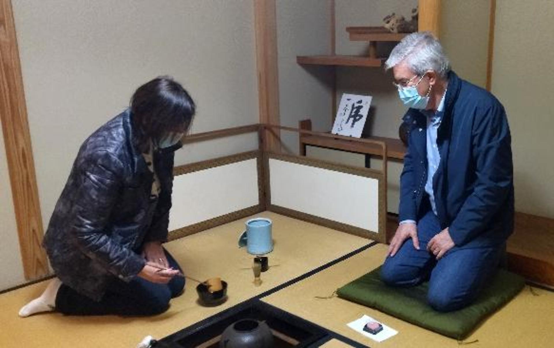 Authentic Tea Ceremony Experience in a Tea Room (Osaka) - Thumbnail 6